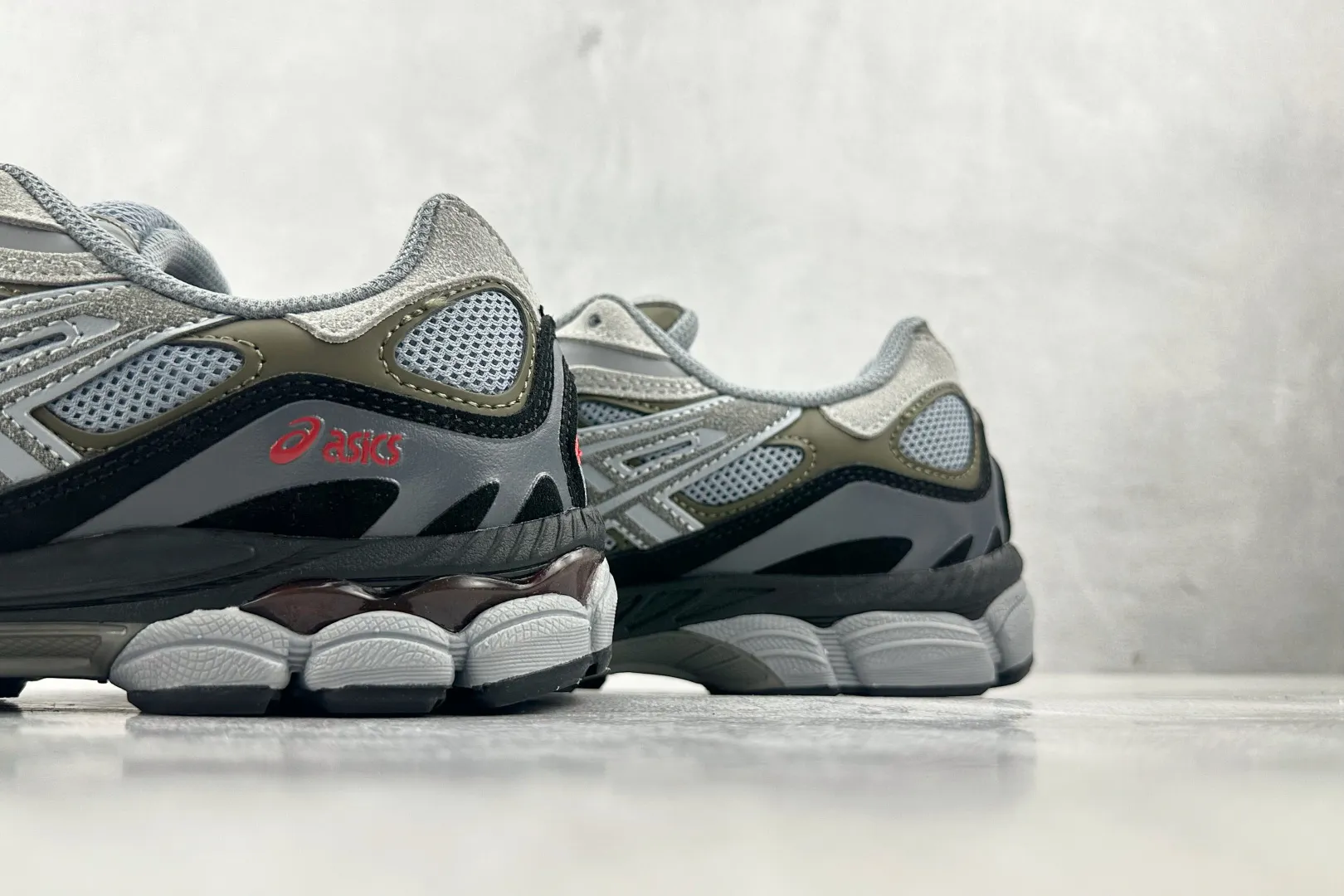 ASICS GEL-NYC Grey Black Replica Sneakers – High Quality ASICS Running Replicas Supportive 684