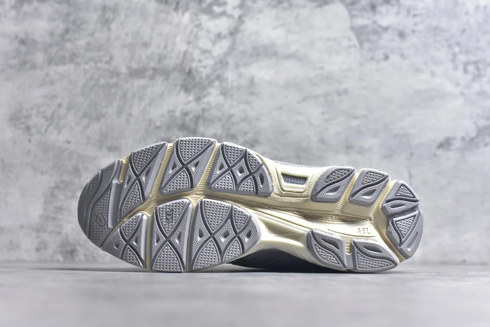 ASICS GEL-NYC Grey Low Top Replica Sneakers with High Quality Rep Shoes TimelessDesign 657