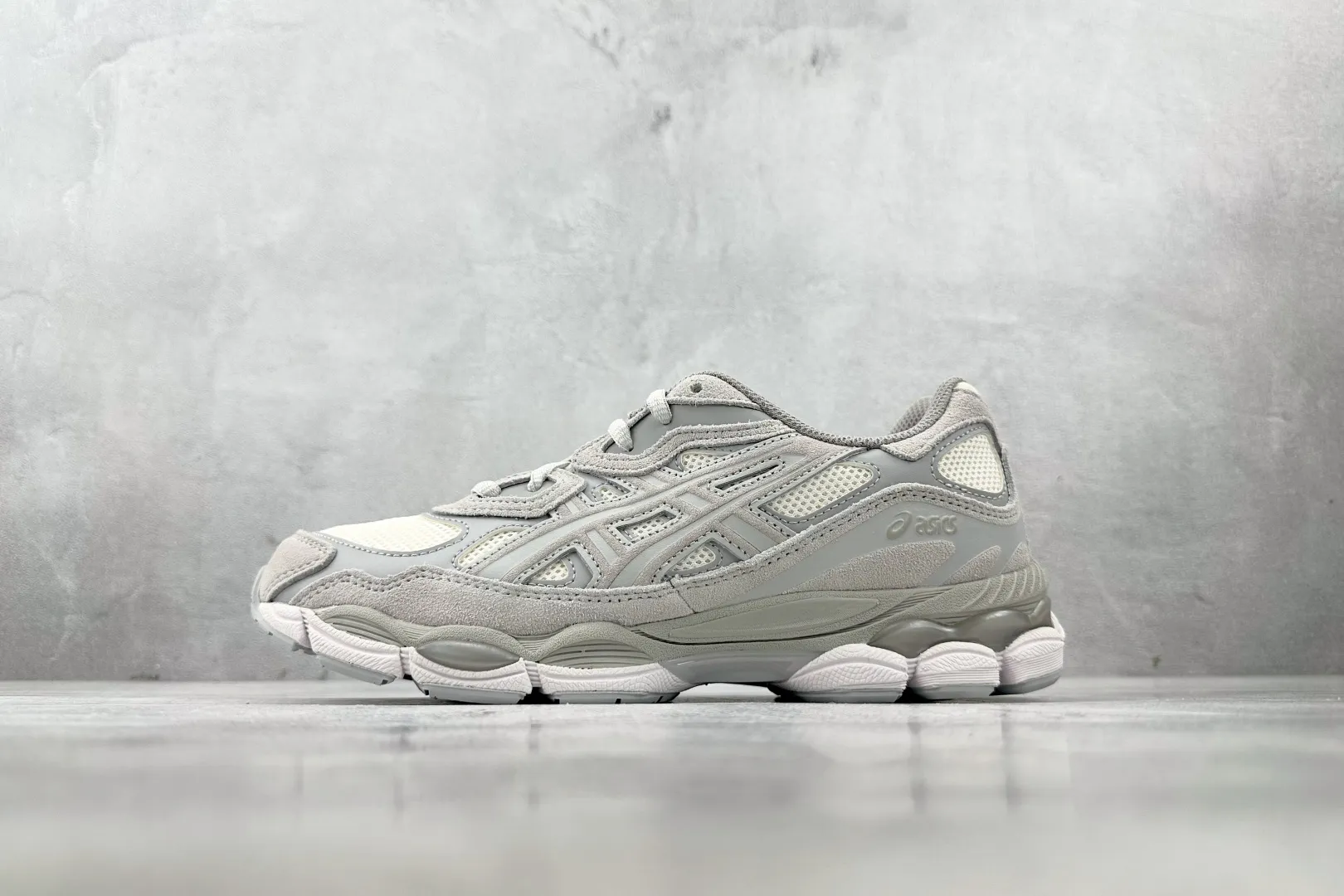 Classic ASICS GEL-NYC Grey White 1:1 Replica ASICS Sneakers with  Quality Rep Shoes 677