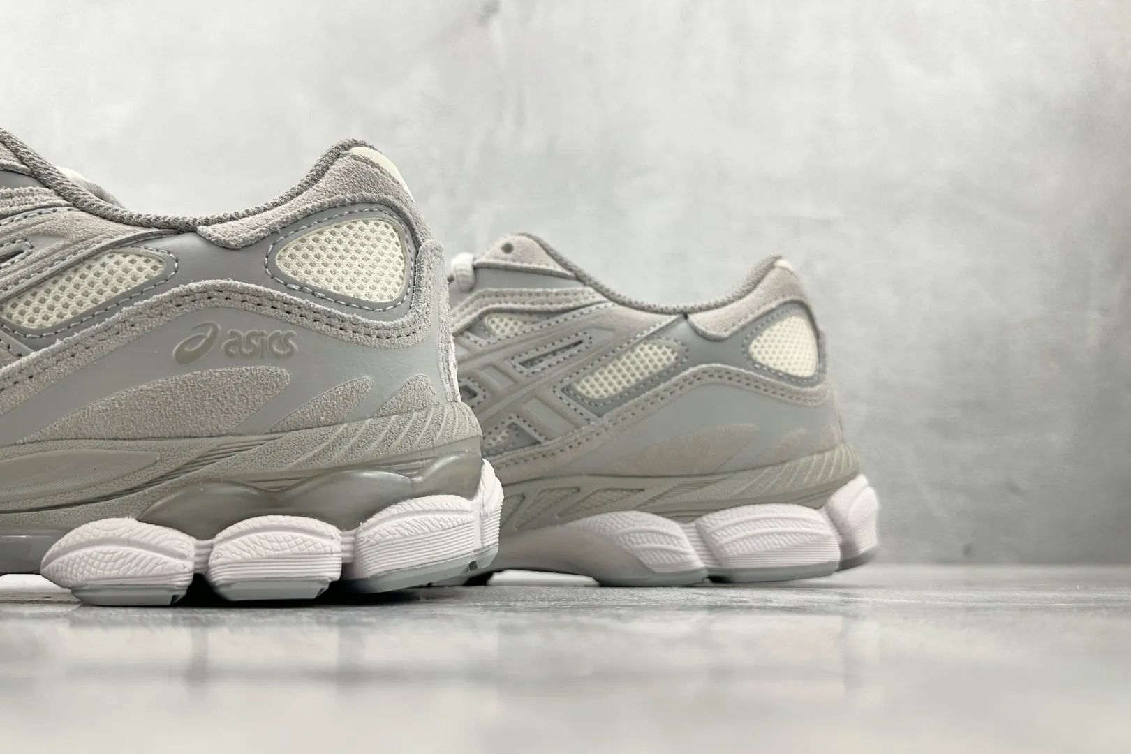 Classic ASICS GEL-NYC Grey White 1:1 Replica ASICS Sneakers with  Quality Rep Shoes 677