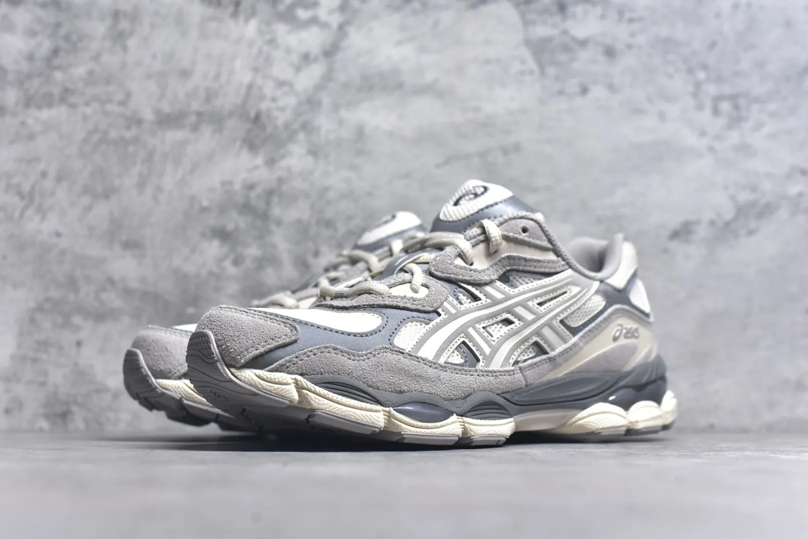 ASICS GEL-NYC Grey White Replica Sneakers –  Rep Shoes & High Quality ASICS Running Replicas Versatile 673