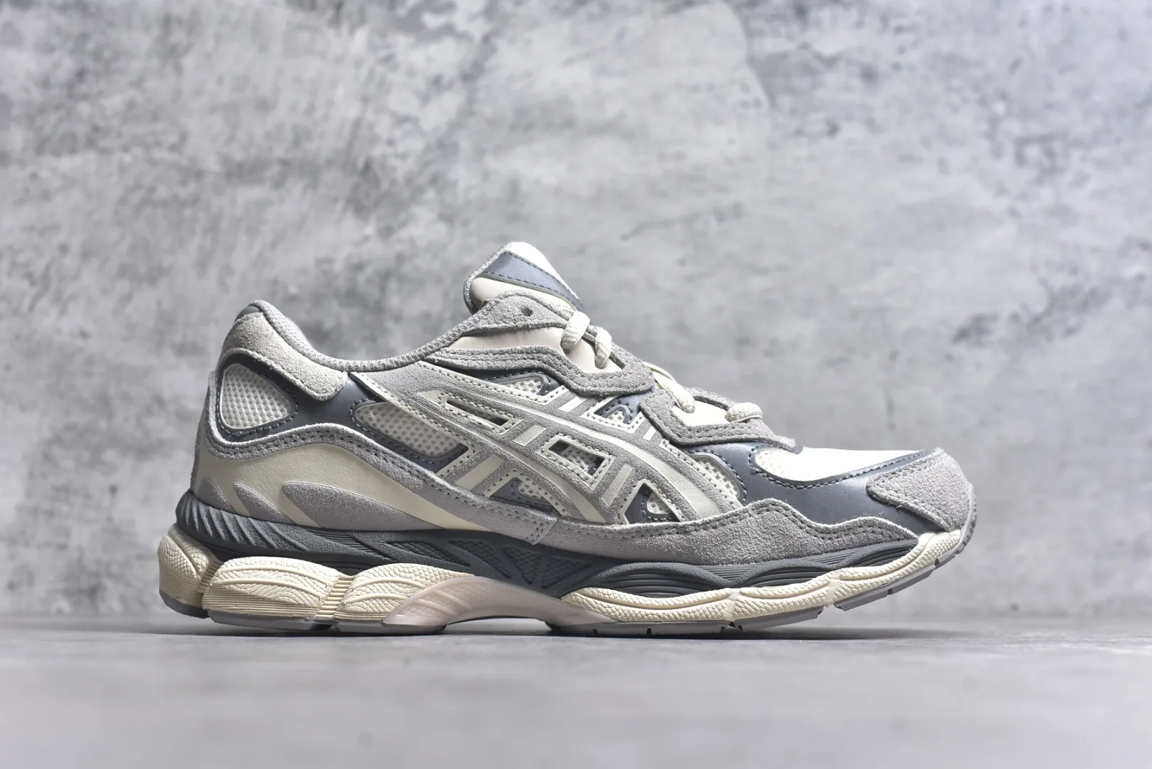 ASICS GEL-NYC Grey White Replica Sneakers –  Rep Shoes & High Quality ASICS Running Replicas Versatile 673