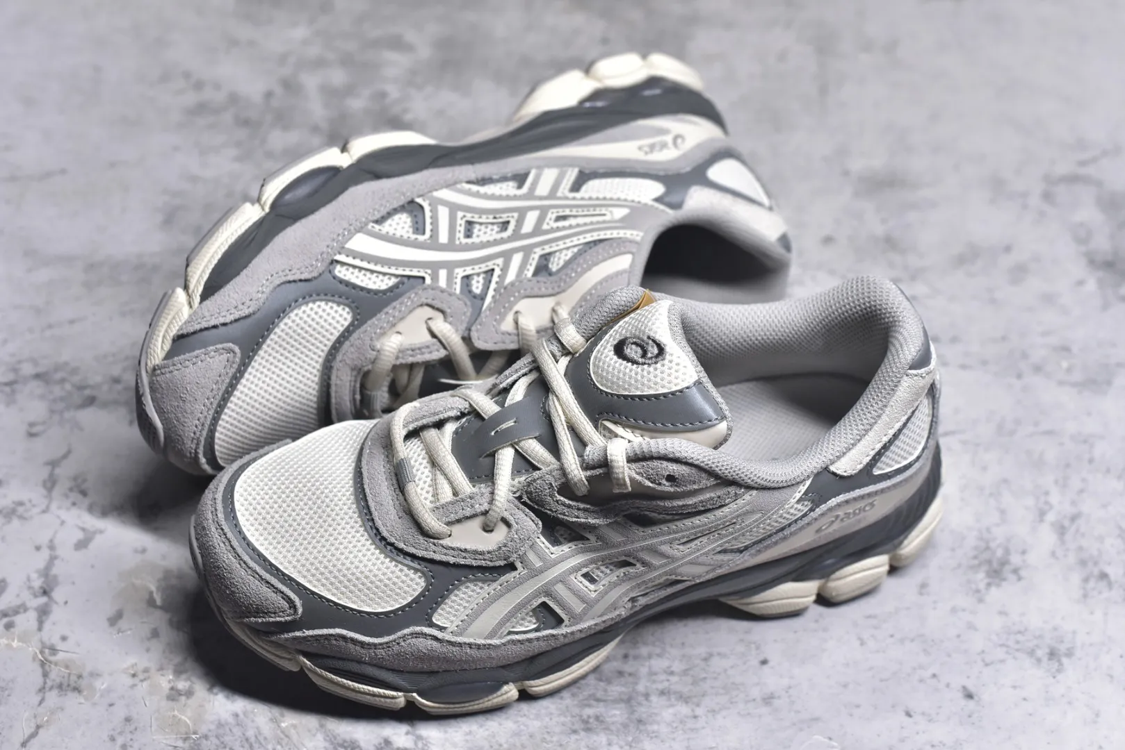 ASICS GEL-NYC Grey White Replica Sneakers –  Rep Shoes & High Quality ASICS Running Replicas Versatile 673