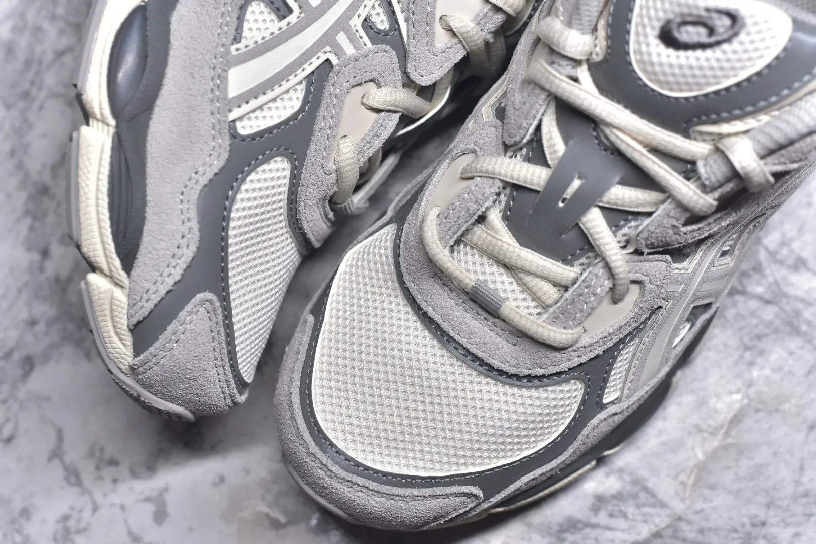 ASICS GEL-NYC Grey White Replica Sneakers –  Rep Shoes & High Quality ASICS Running Replicas Versatile 673