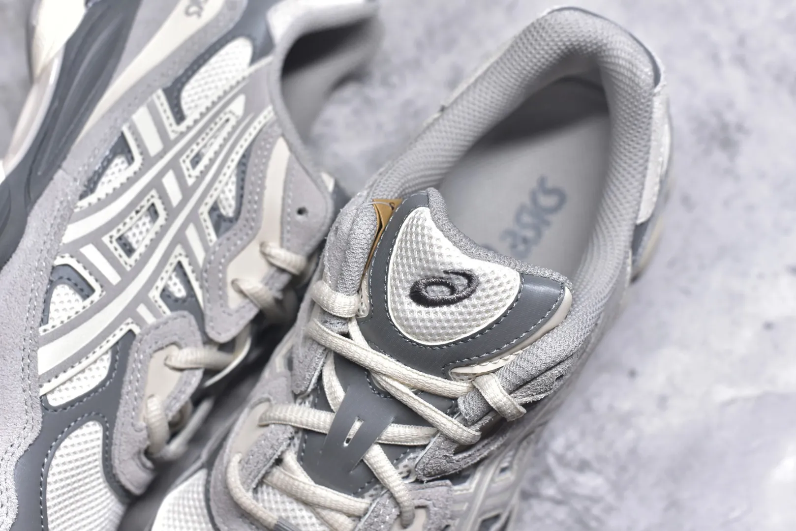 ASICS GEL-NYC Grey White Replica Sneakers –  Rep Shoes & High Quality ASICS Running Replicas Versatile 673