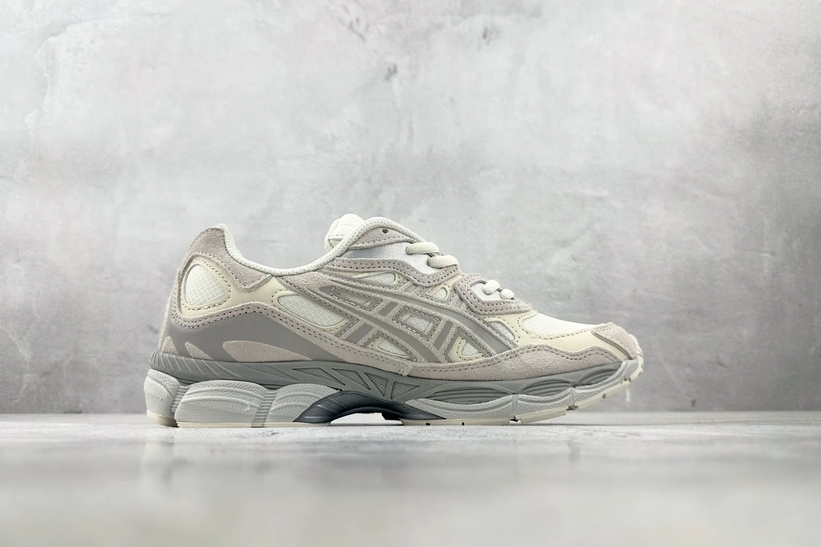 WaterResistant ASICS GEL-NYC Light Grey Replica Sneakers with High Quality Rep Shoes Design 687