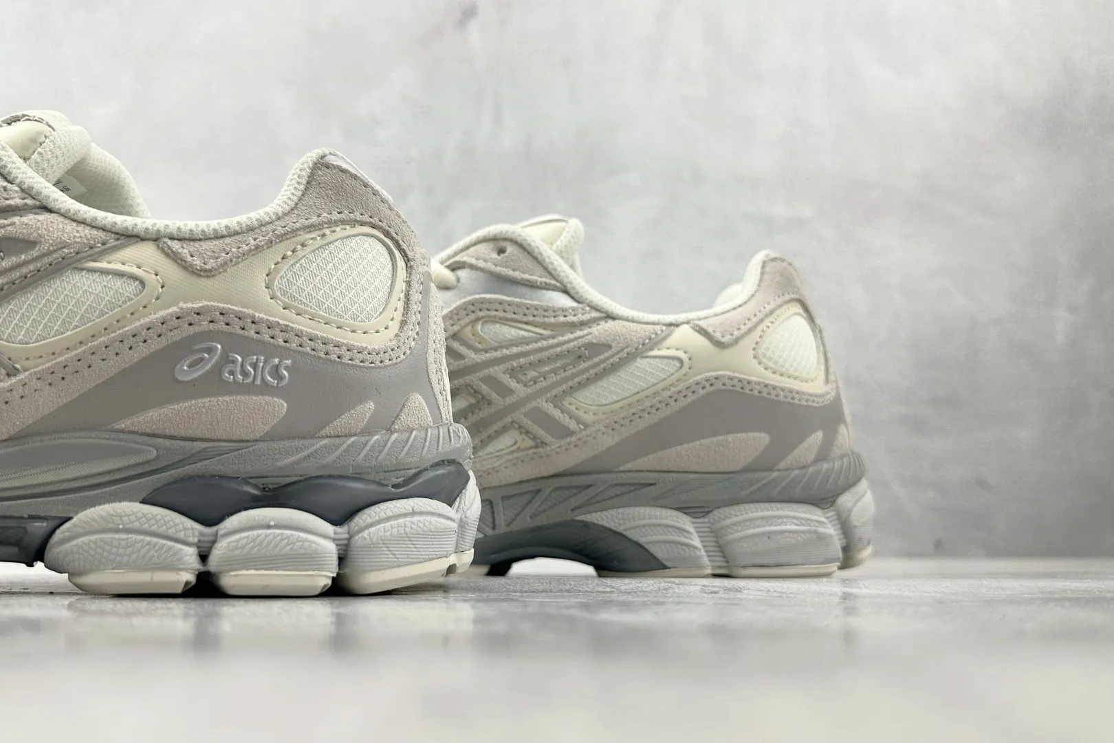 WaterResistant ASICS GEL-NYC Light Grey Replica Sneakers with High Quality Rep Shoes Design 687