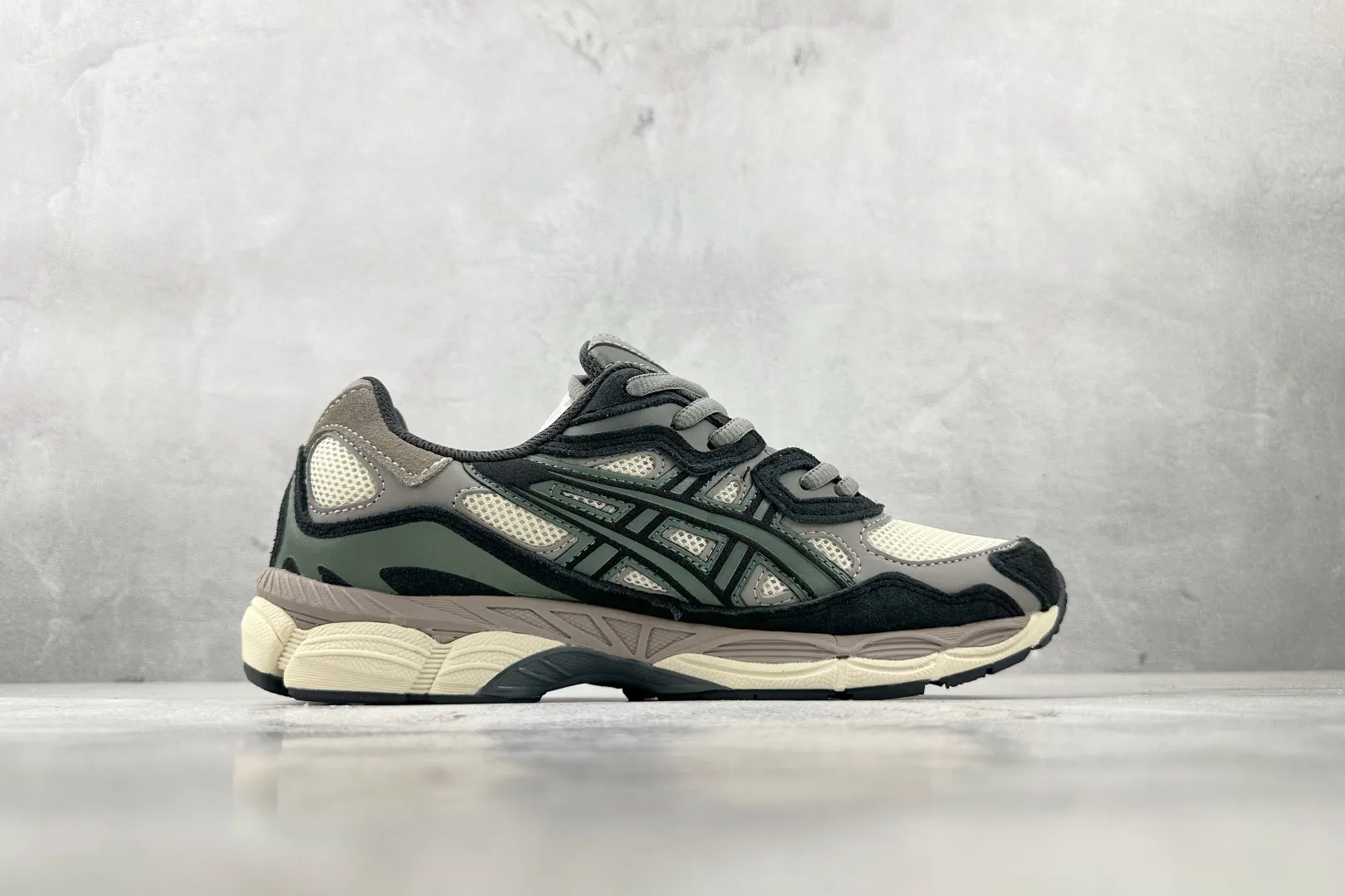 Original ASICS GEL-NYC Oatmeal Grey Replica Sneakers – High Quality ASICS Running Rep Shoes 686