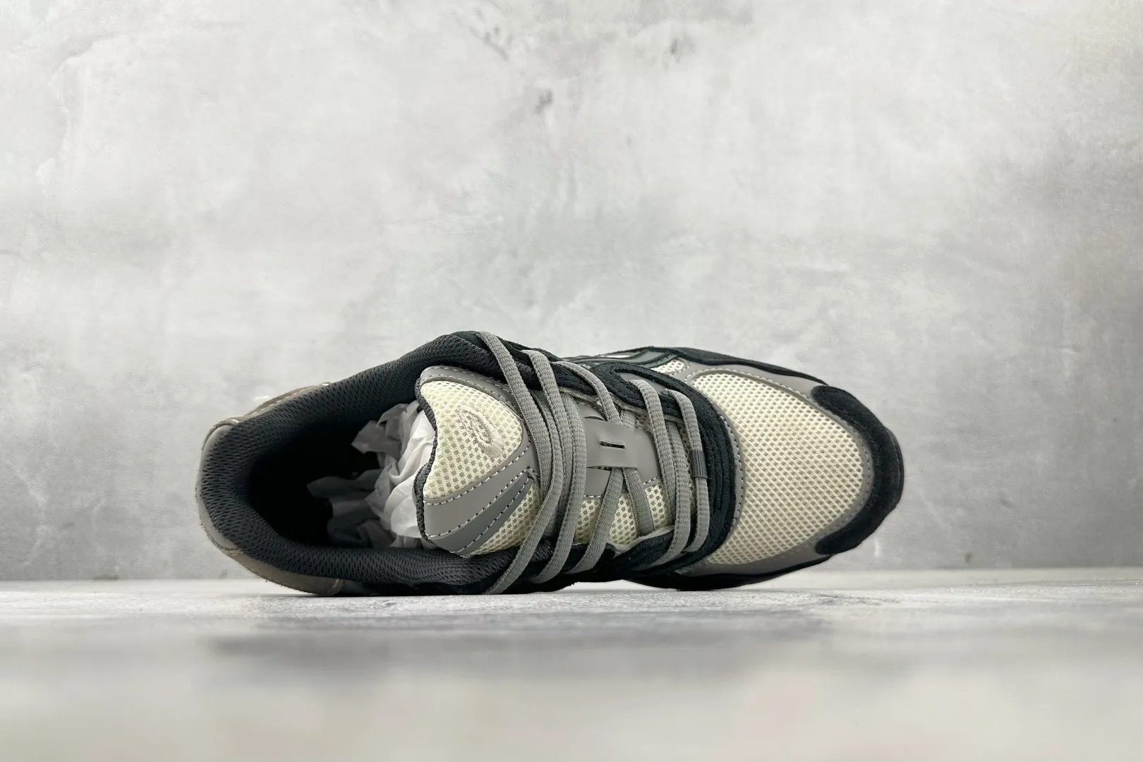 Original ASICS GEL-NYC Oatmeal Grey Replica Sneakers – High Quality ASICS Running Rep Shoes 686