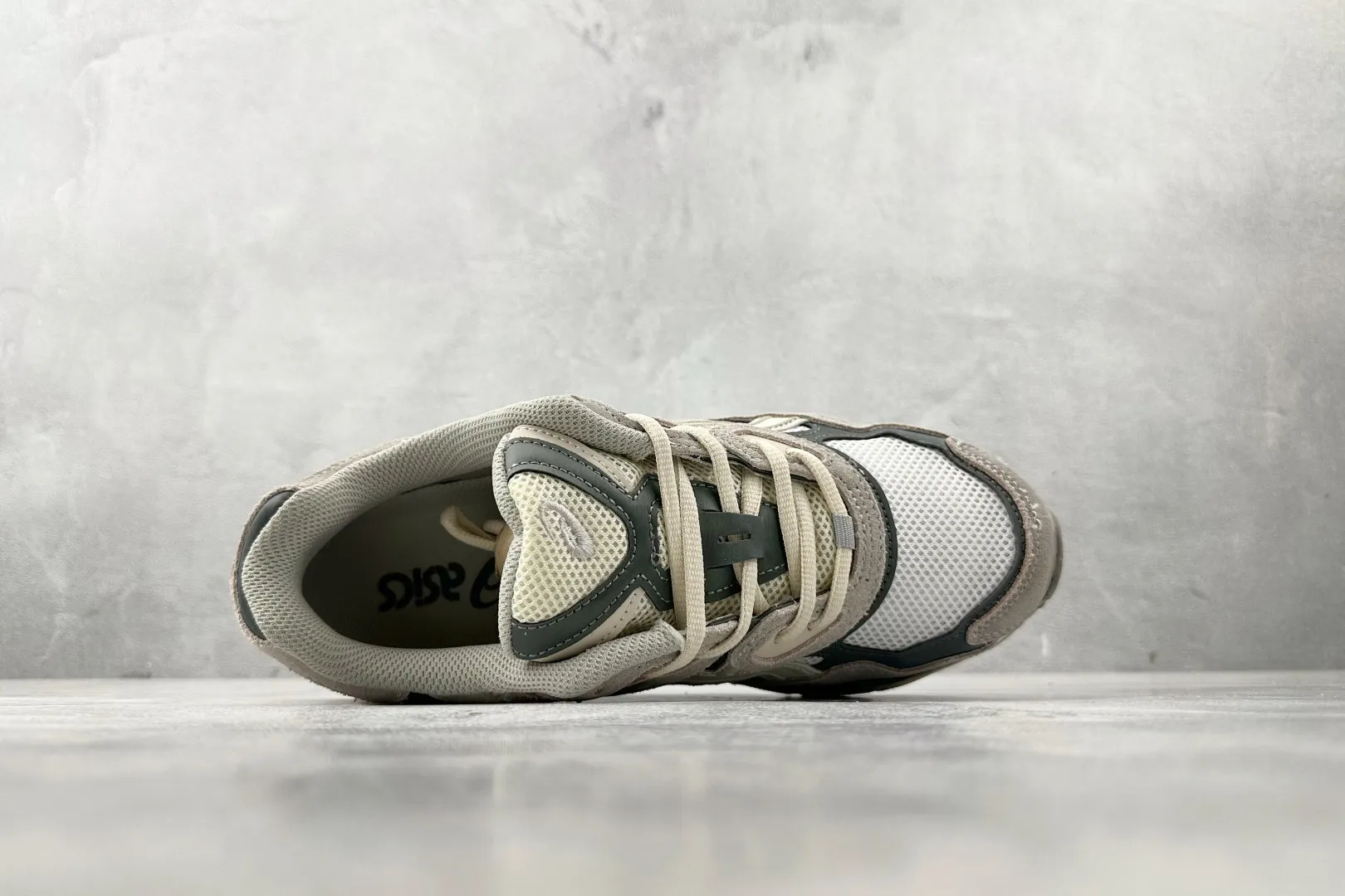 WeatherProof ASICS GEL-NYC Oatmeal Low Top Replica Sneakers – High Quality Rep Shoes & 1:1 ASICS Replicas 669
