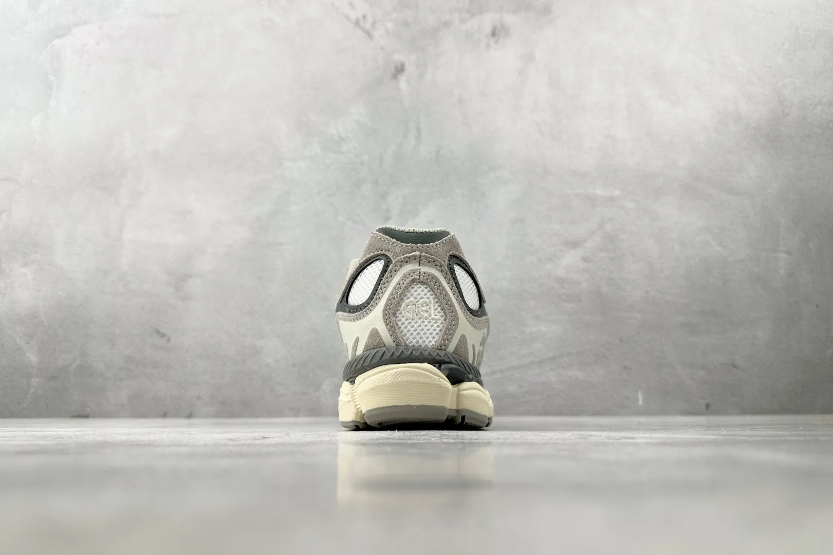 WeatherProof ASICS GEL-NYC Oatmeal Low Top Replica Sneakers – High Quality Rep Shoes & 1:1 ASICS Replicas 669