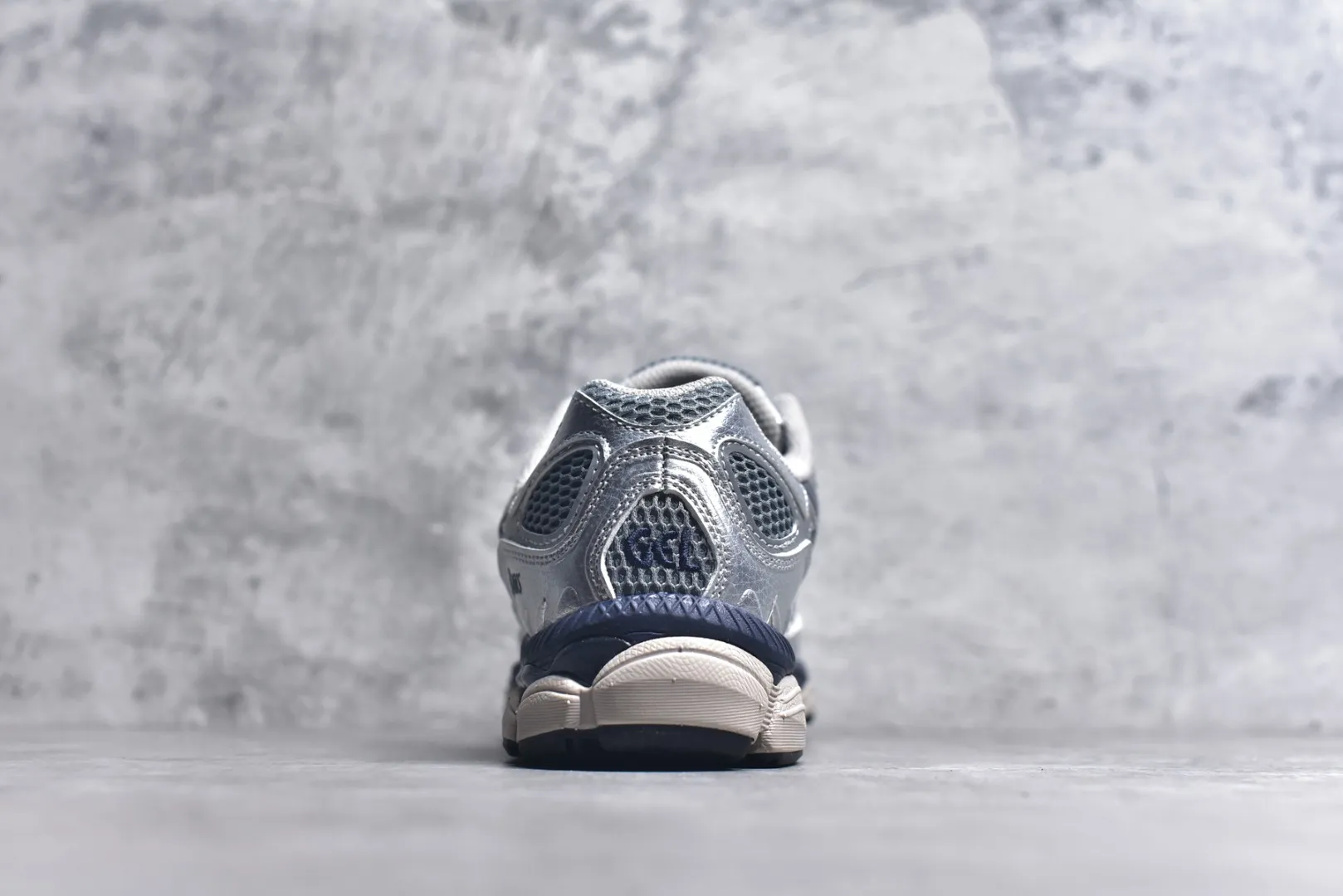 EasyMatch ASICS GEL-NYC Silver Low Top Replica Sneakers with High Quality Rep Shoes 650