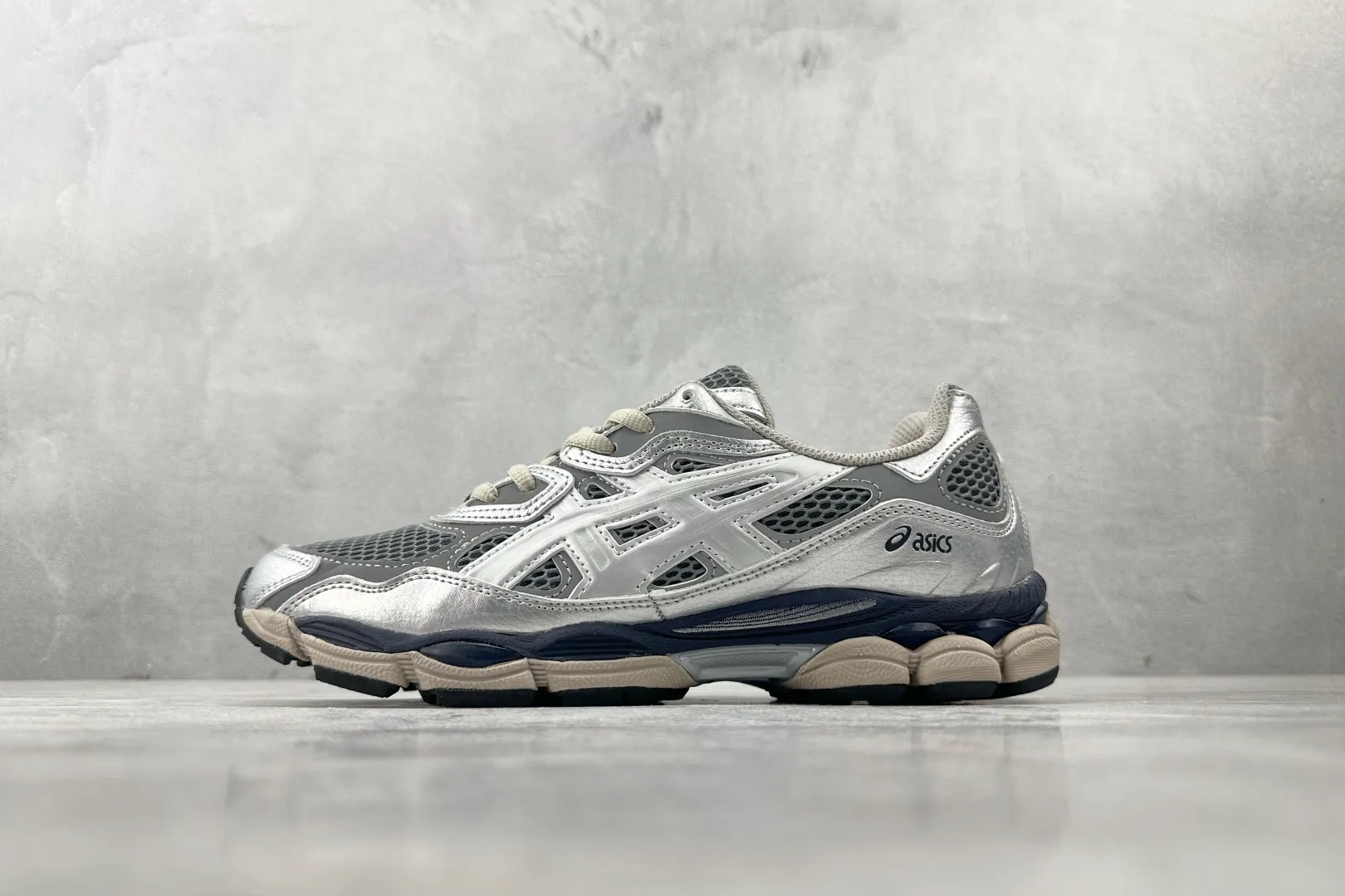 ASICS GEL-NYC Silver Navy Replica Sneakers – High Quality ASICS Running Replicas UrbanStyle 675