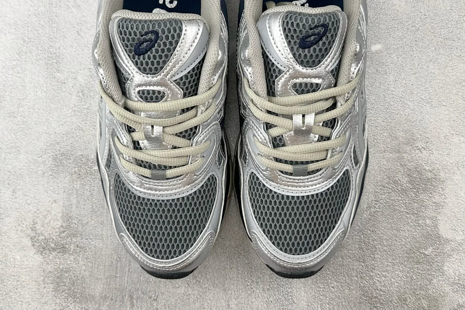 ASICS GEL-NYC Silver Navy Replica Sneakers – High Quality ASICS Running Replicas UrbanStyle 675