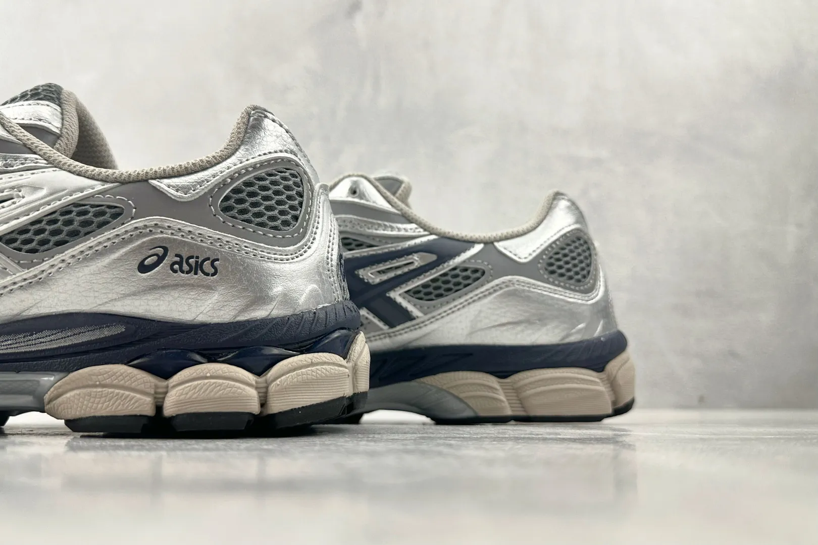 ASICS GEL-NYC Silver Navy Replica Sneakers – High Quality ASICS Running Replicas UrbanStyle 675