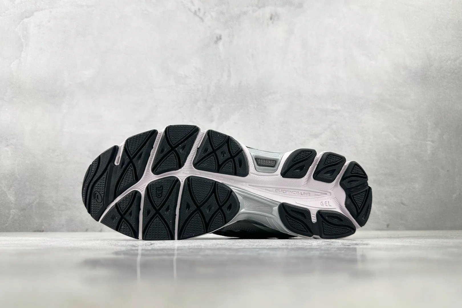 Affordable ASICS GEL-NYC Sneakers Grey Style – High Quality Replica ASICS Shoes & 1:1 ASICS Sneakers 678