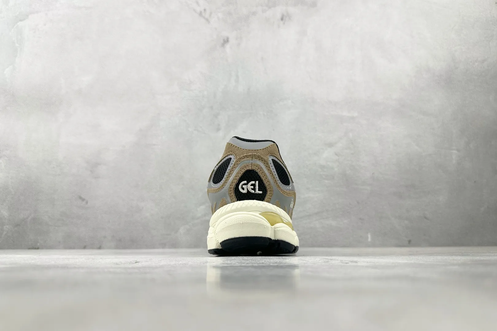 ASICS GEL-NYC Sneakers Taupe Grey Style – High Quality Replica ASICS Shoes & 1:1 ASICS Sneakers Practical 680
