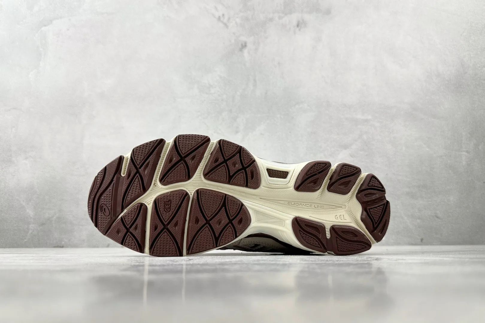 UrbanChic ASICS GEL-NYC Sweet Pink Replica Sneakers – High Quality Rep Shoes & 1:1 ASICS Replicas 676
