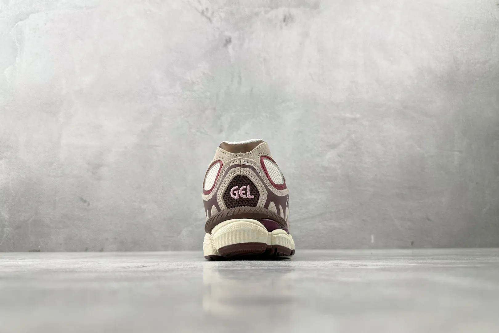 UrbanChic ASICS GEL-NYC Sweet Pink Replica Sneakers – High Quality Rep Shoes & 1:1 ASICS Replicas 676