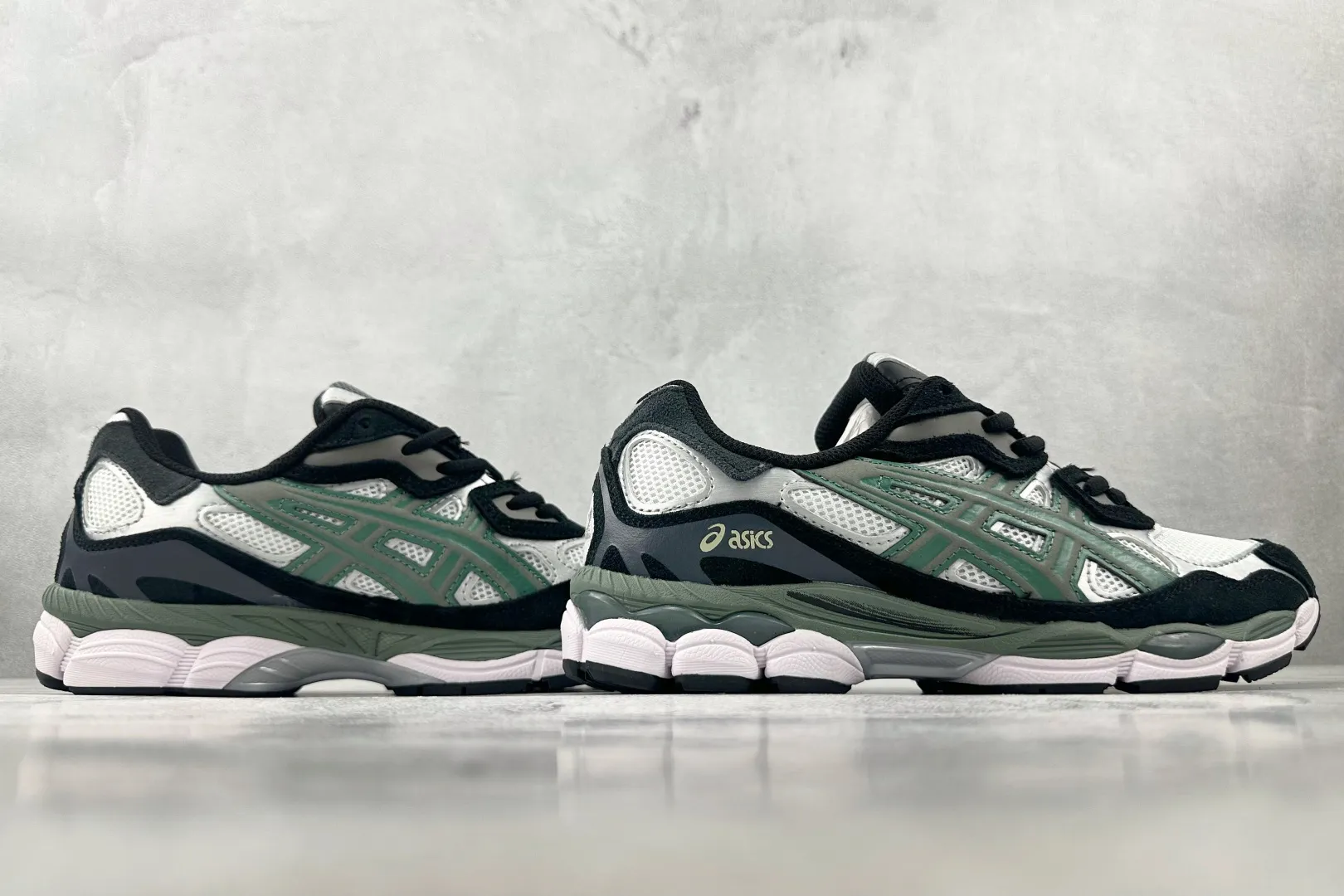 Flexible ASICS GEL-NYC White Black Green Replica Sneakers – High Quality ASICS Running Rep Shoes 685
