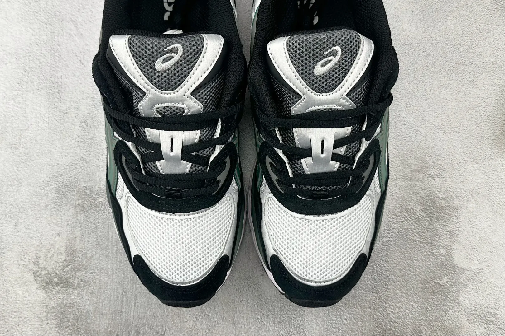 Flexible ASICS GEL-NYC White Black Green Replica Sneakers – High Quality ASICS Running Rep Shoes 685