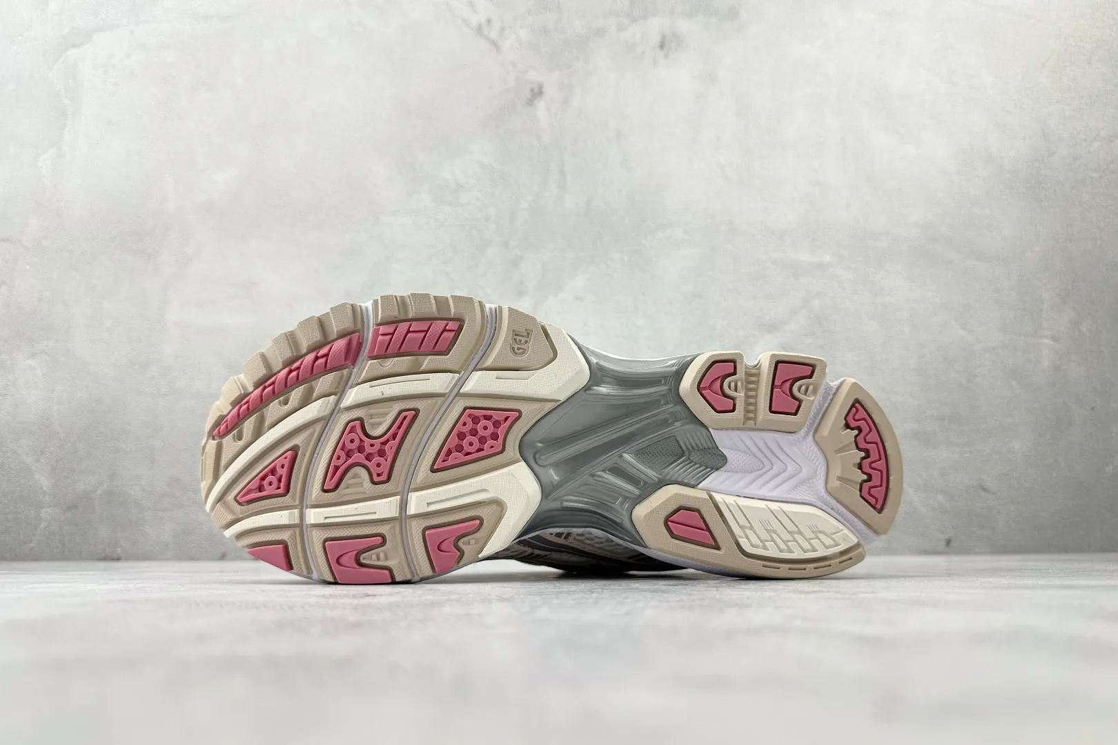ASICS Gel-Kayano 14 Beige Pink Replica Sneakers – High Quality ASICS Running Replicas TimelessDesign 606