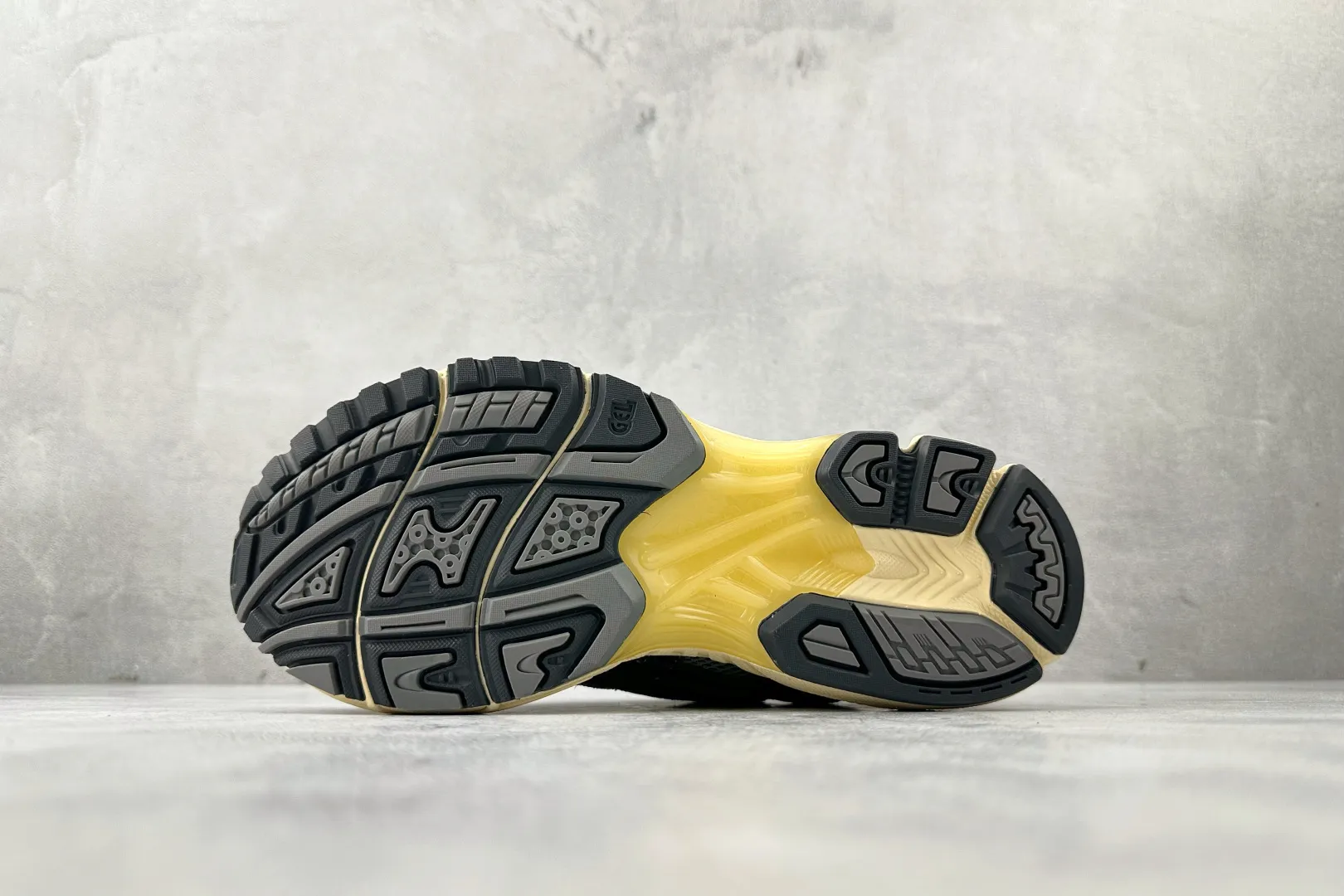 ASICS Gel-Kayano 14 Black Cream High Quality Replica Sneakers with  Running Design ZipUp 610