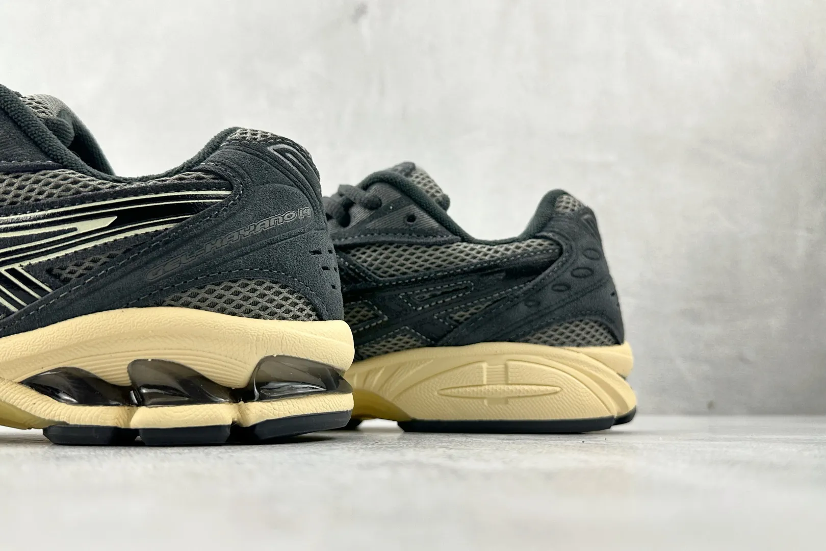 ASICS Gel-Kayano 14 Black Cream High Quality Replica Sneakers with  Running Design ZipUp 610