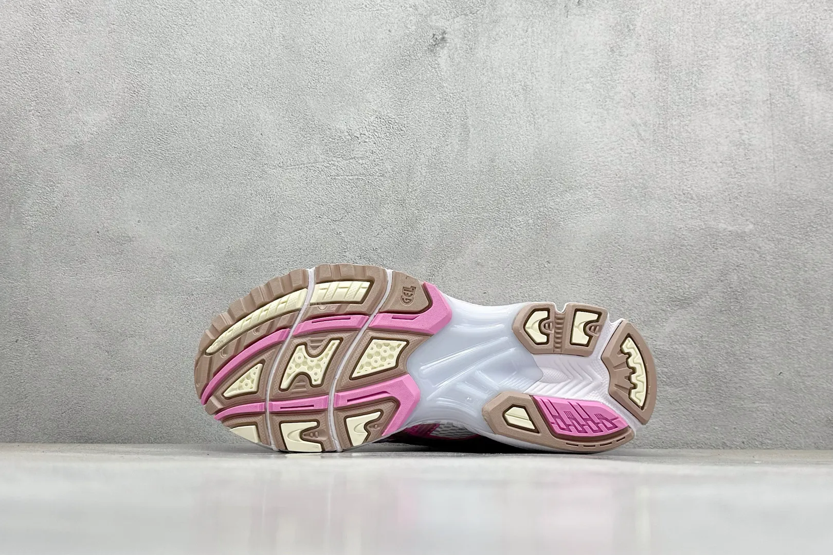 ASICS Gel-Kayano 14 Cream Pink Replica Sneakers – High Quality Rep Shoes SunProtective 641