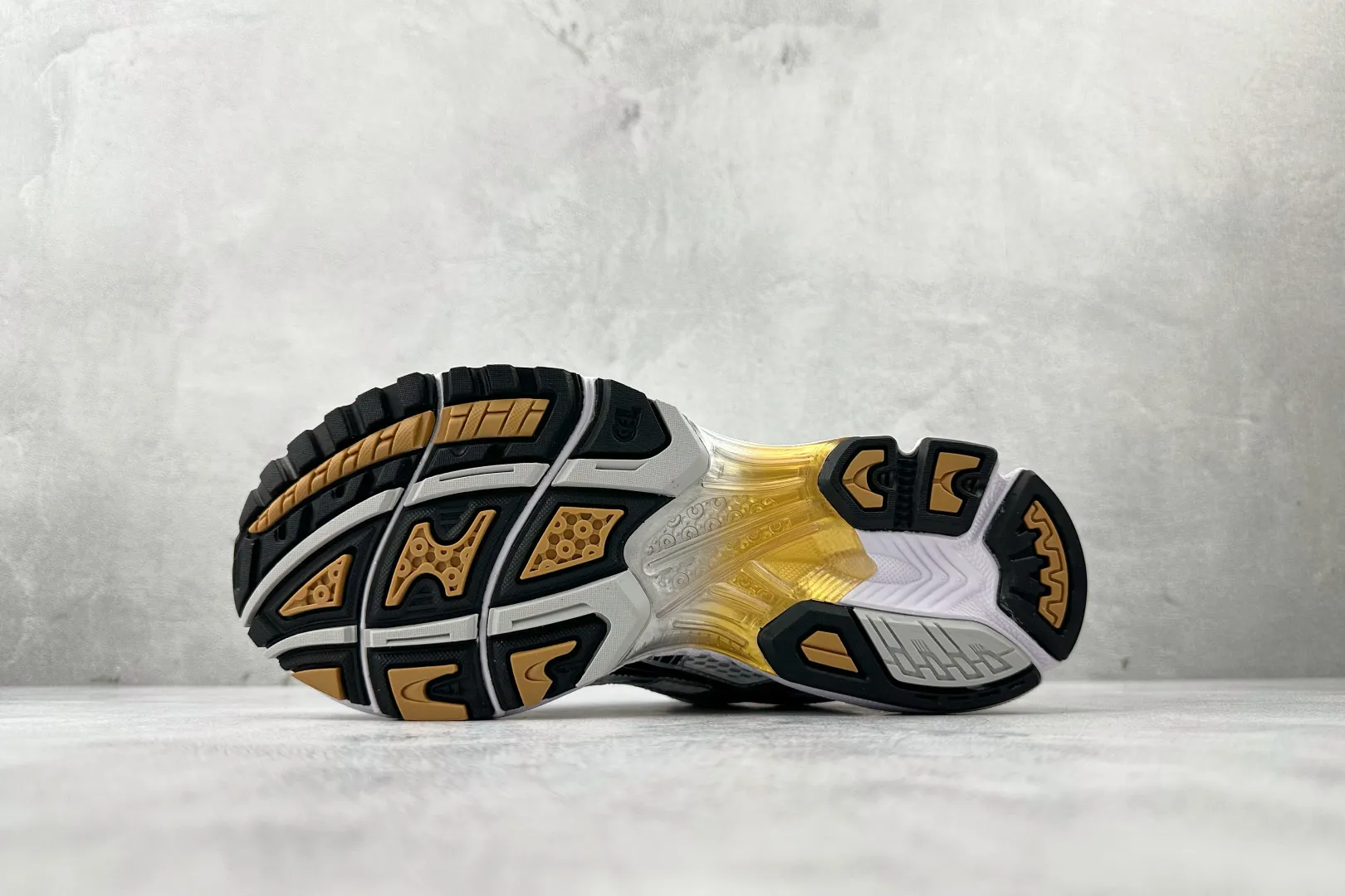 Sustainable ASICS Gel-Kayano 14 Silver Black Gold Replica Sneakers with High Quality Running Performance 617