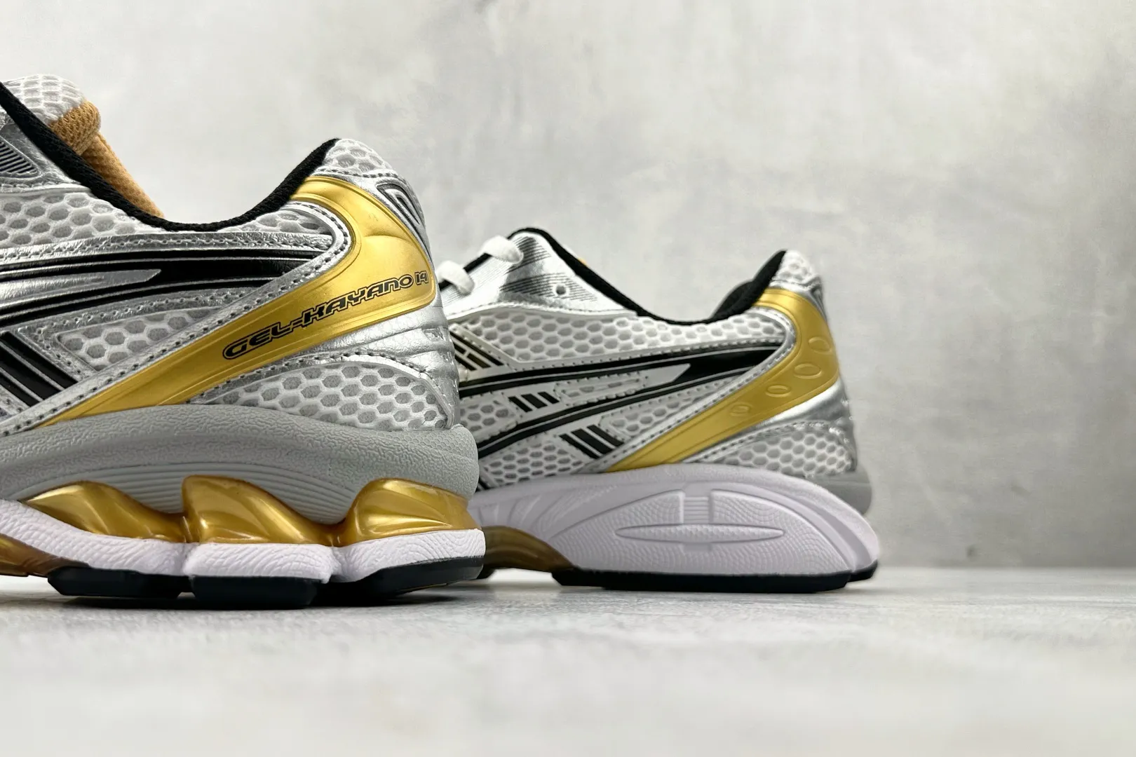 Sustainable ASICS Gel-Kayano 14 Silver Black Gold Replica Sneakers with High Quality Running Performance 617