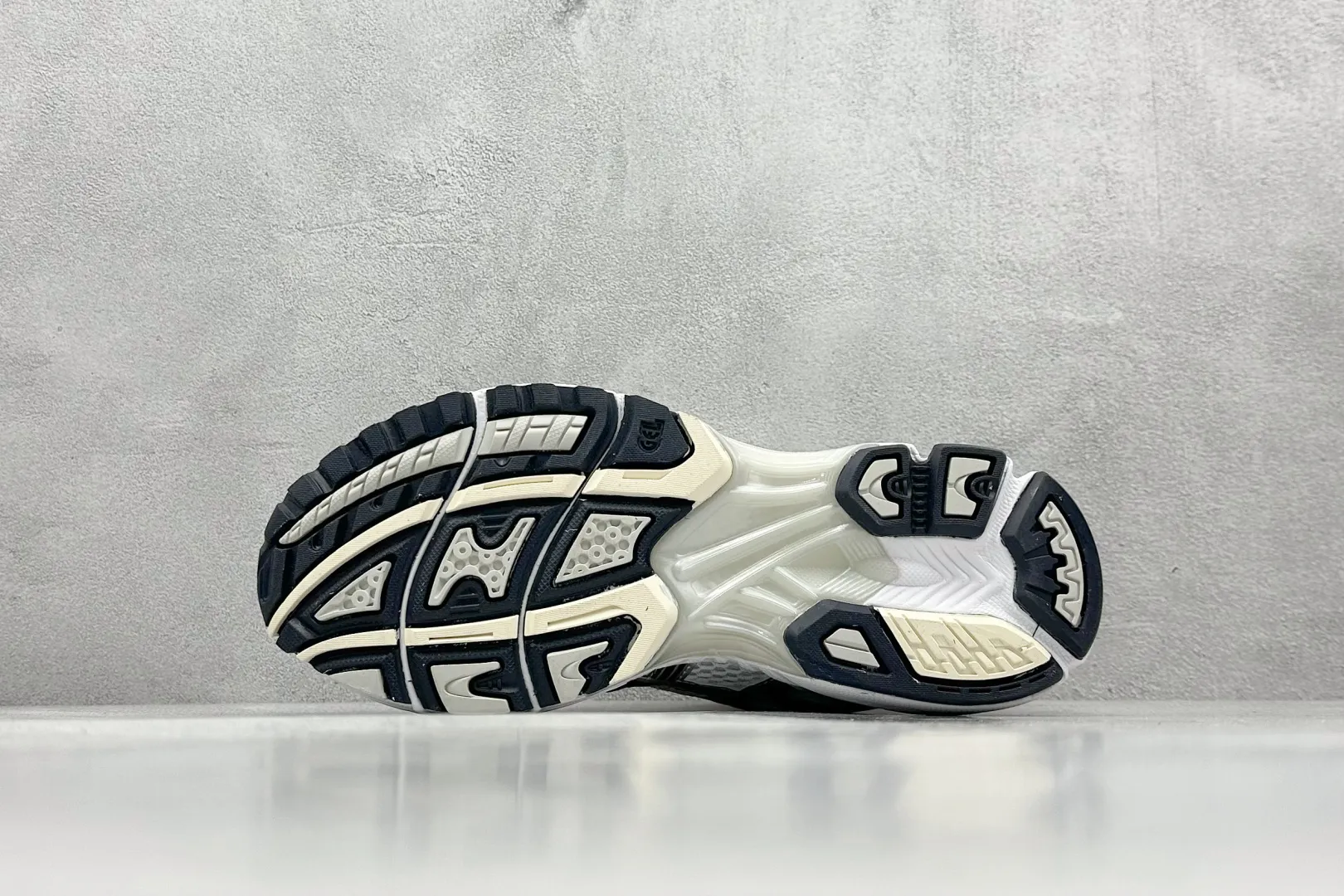 Sustainable ASICS Gel-Kayano 14 White Running Shoes – High Quality Replica ASICS & 1:1 ASICS Sneakers 636