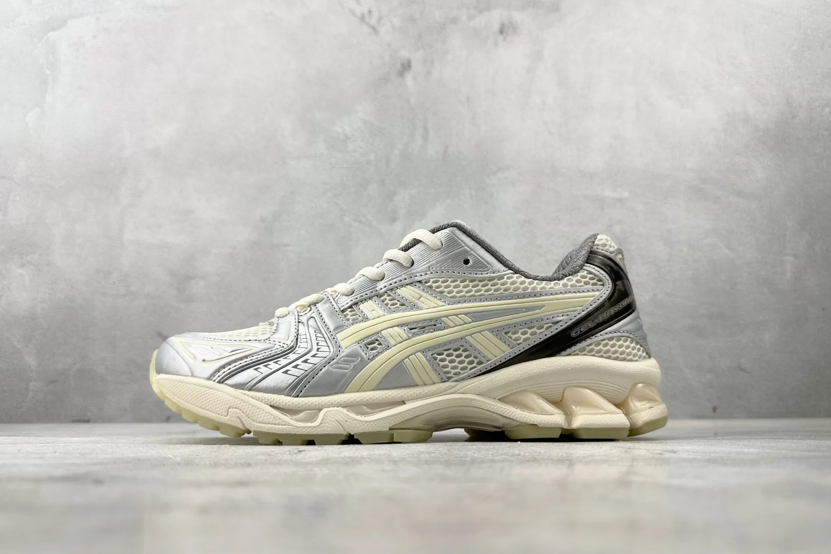 Snug ASICS Gel-Kayano 14 Yakoutake Silver White – High Quality ASICS Running Replicas & 1:1 ASICS Sneakers 623