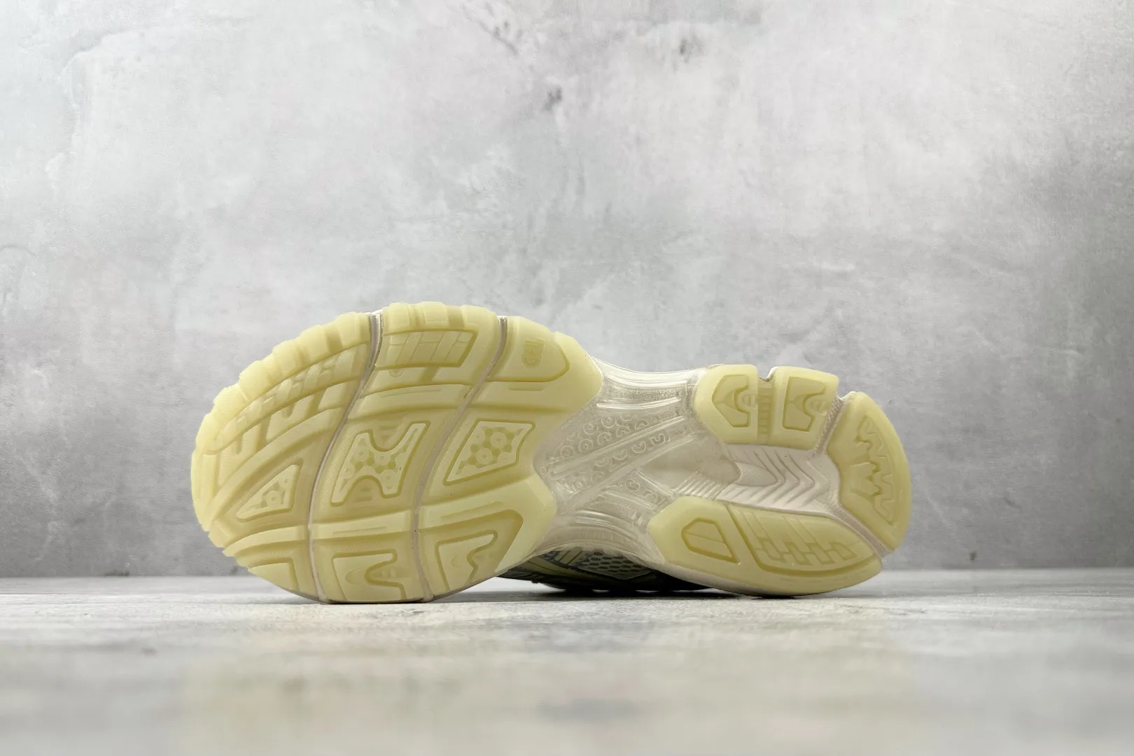Snug ASICS Gel-Kayano 14 Yakoutake Silver White – High Quality ASICS Running Replicas & 1:1 ASICS Sneakers 623