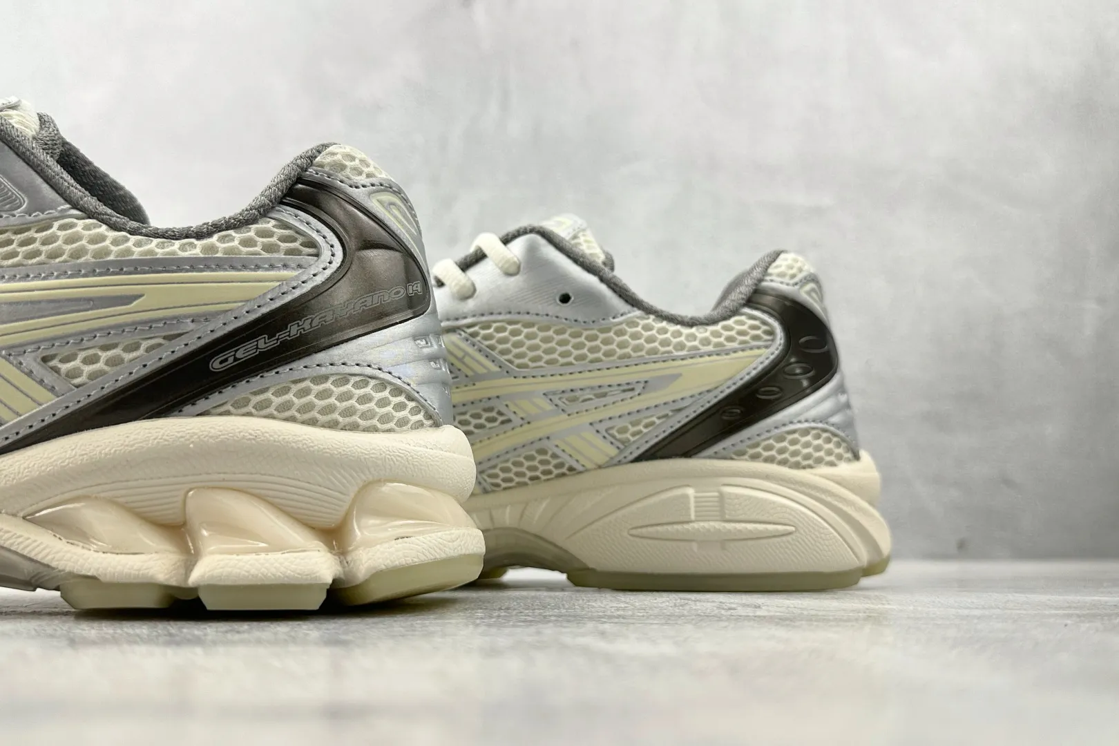 Snug ASICS Gel-Kayano 14 Yakoutake Silver White – High Quality ASICS Running Replicas & 1:1 ASICS Sneakers 623