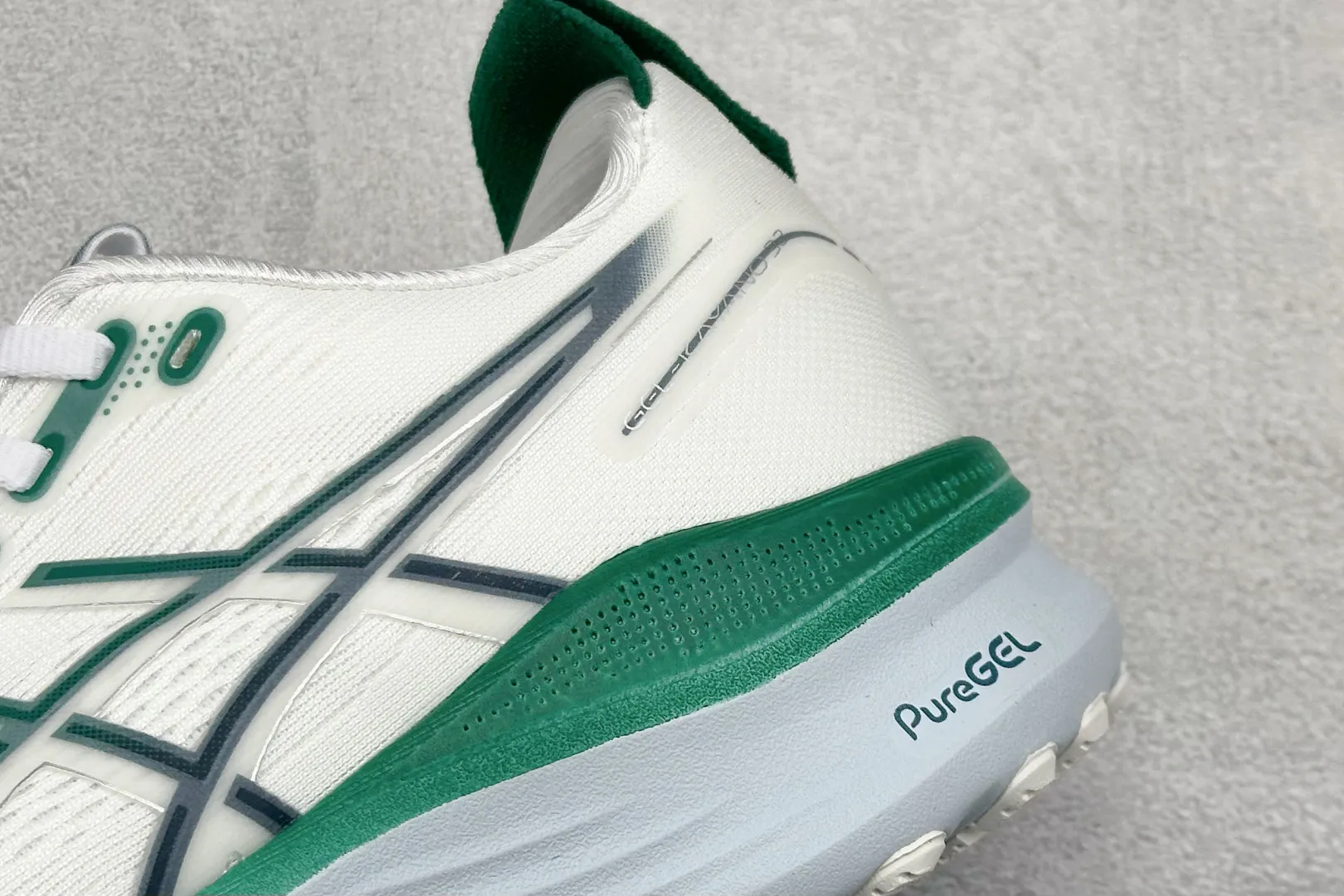 ASICS Gel-Kayano 31 White Green Replica Sneakers – High Quality ASICS Running Replicas Stylish 622