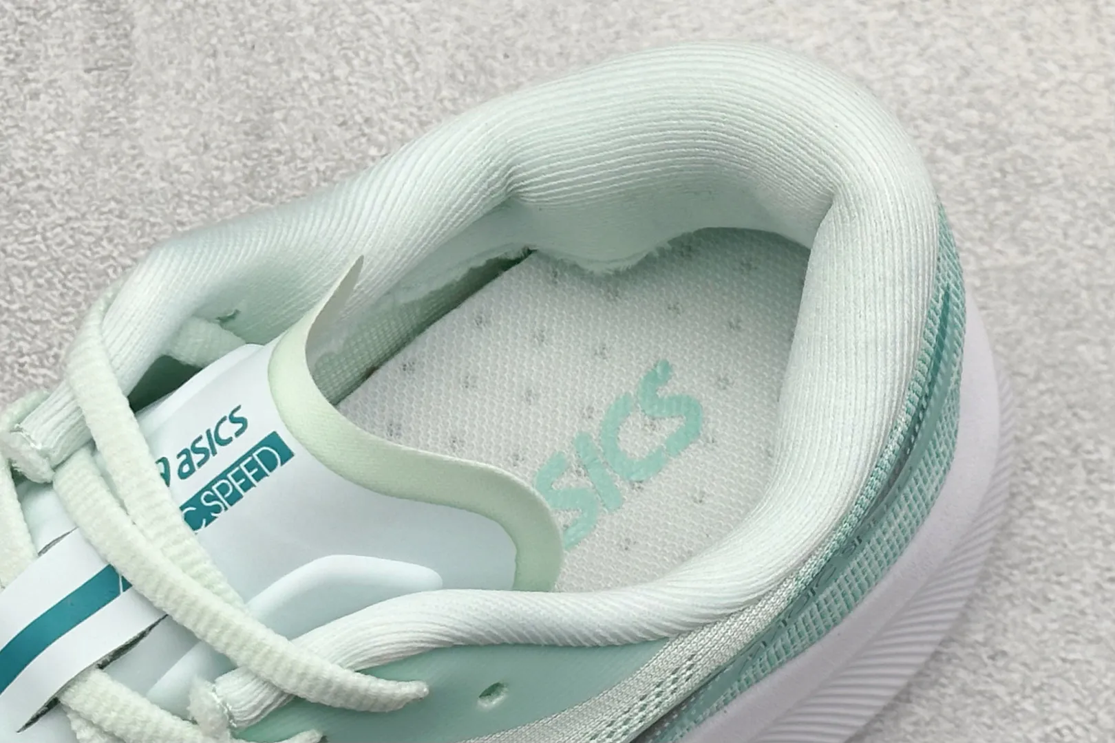 Trendy ASICS Magic Speed 4 White Green High Quality Replica Sneakers for Running 696