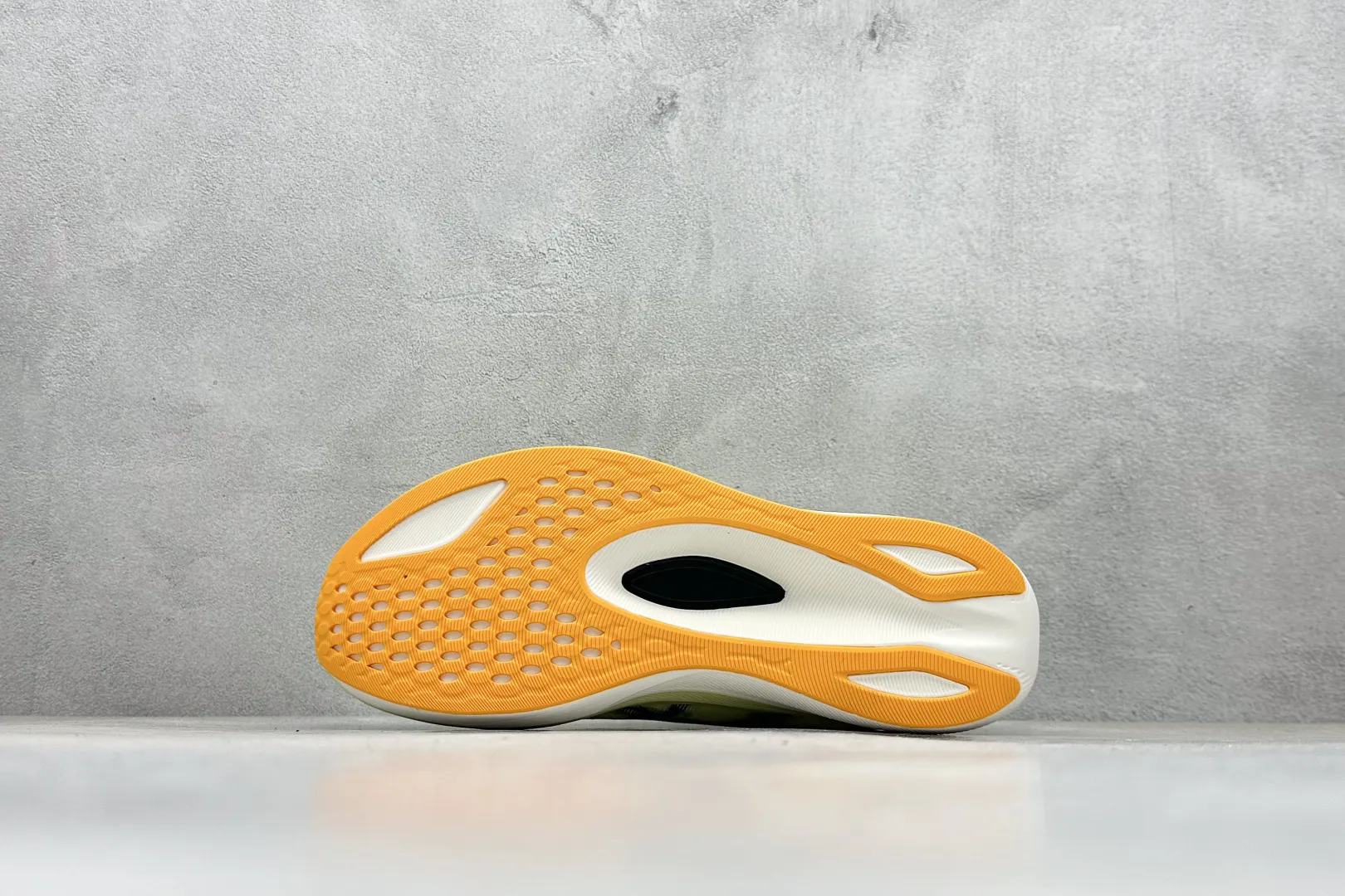 Premium ASICS Magic Speed 4 Yellow Running Shoes – High Quality Replica ASICS & 1:1 ASICS Sneakers 692