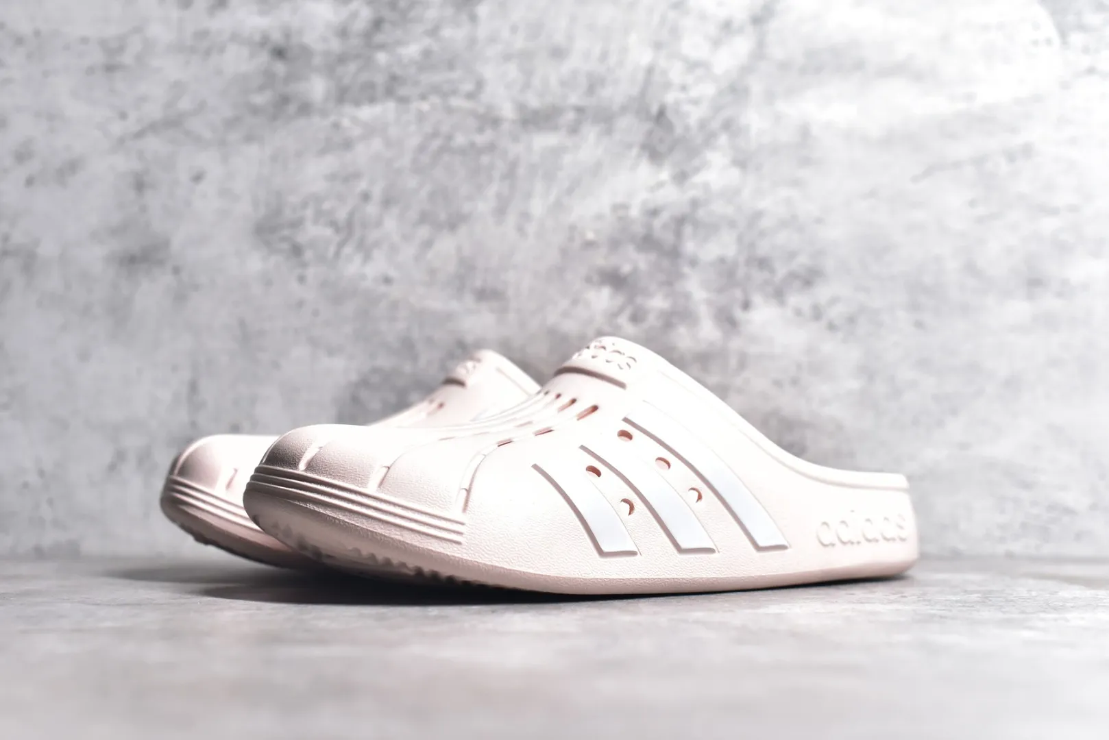 Chic Adidas Adilette Clogs Pink Blokecore Style –  Adidas Replica Shoes 462