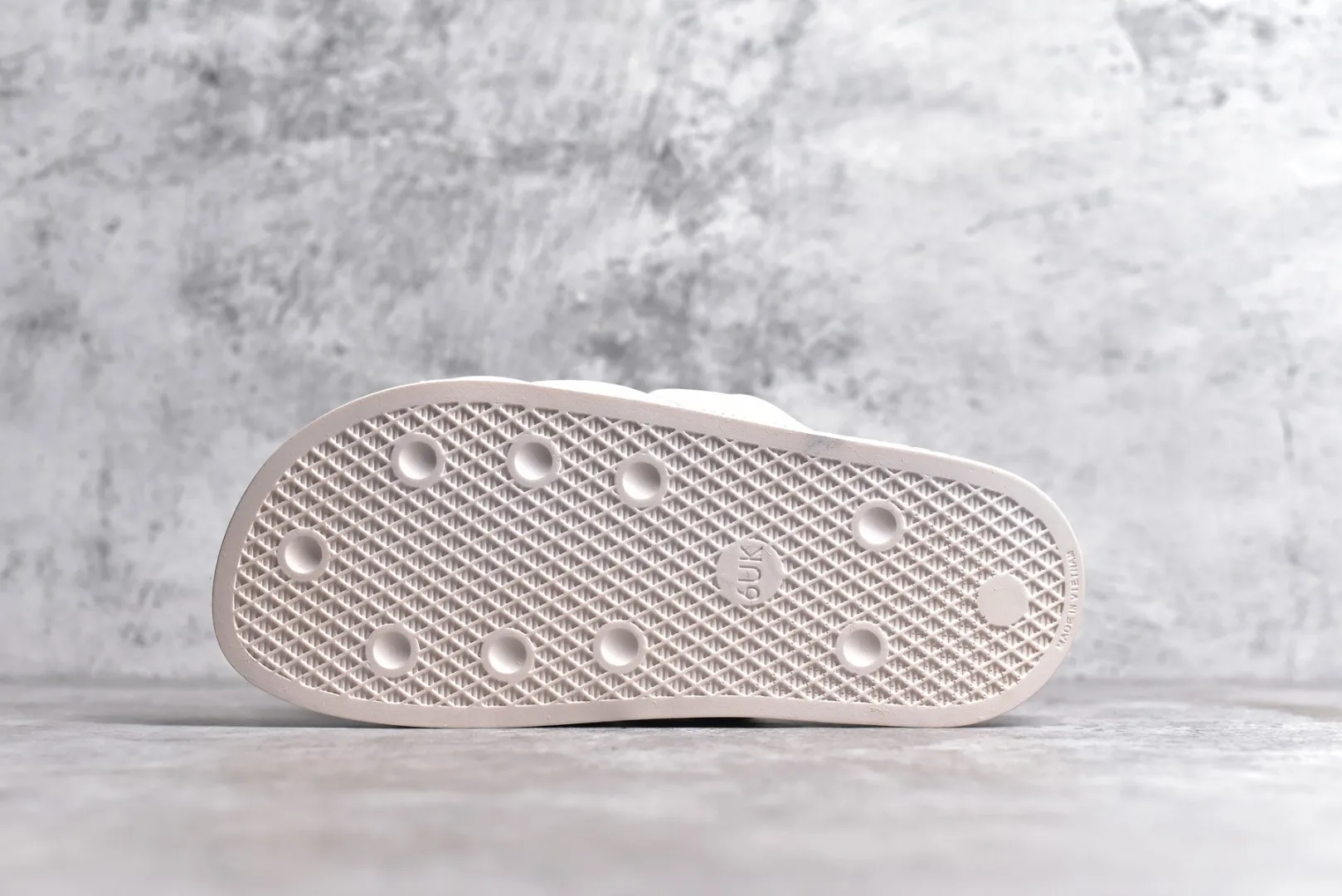 Adidas Adilette Essential HQ8772 Macaron Slide Sandals – Replica Adidas Sneakers Cozy 463