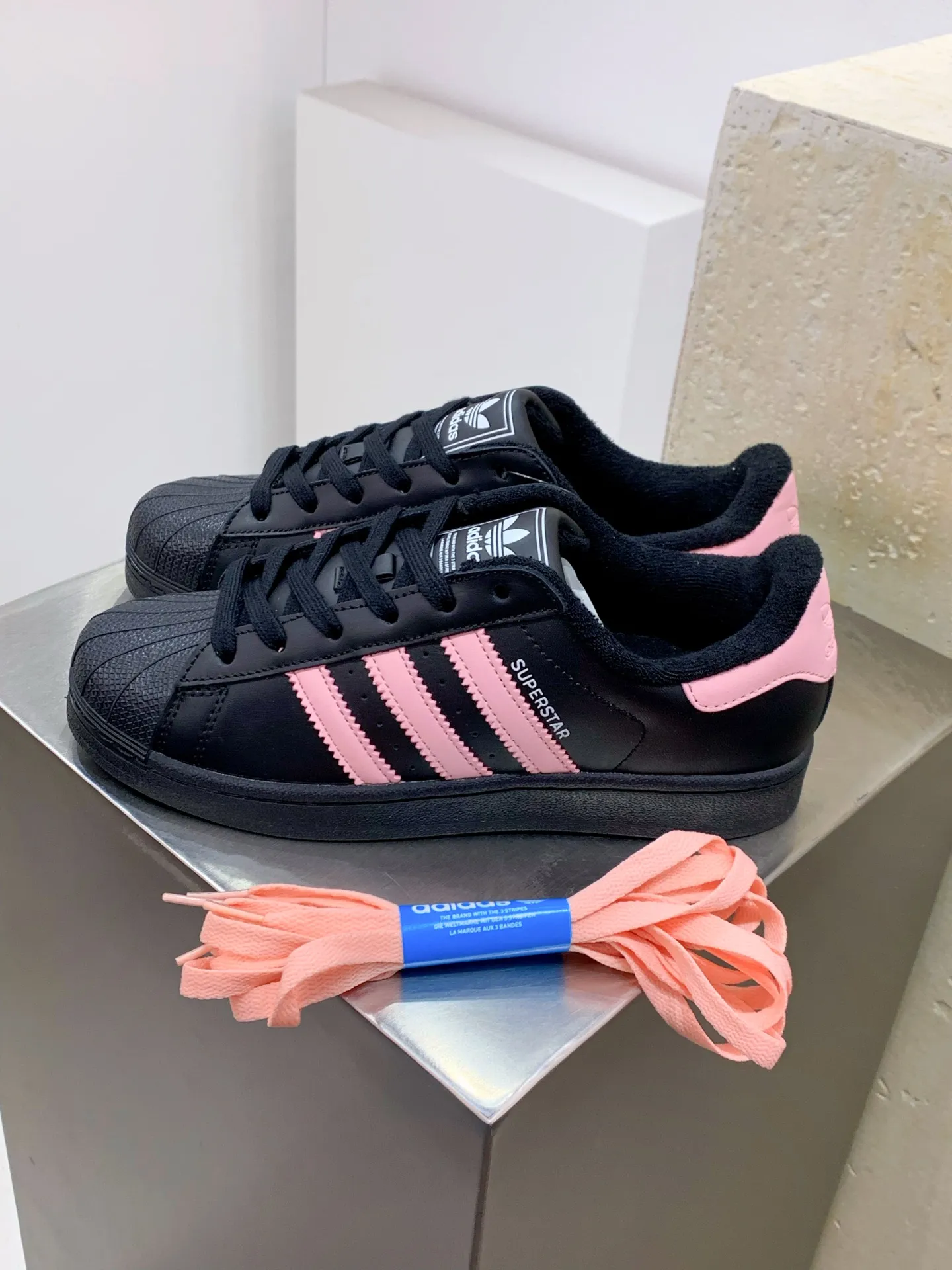 Adidas Originals Superstar Core Black Pink Rep Shoes – Replica Adidas Edition EasyCare 550