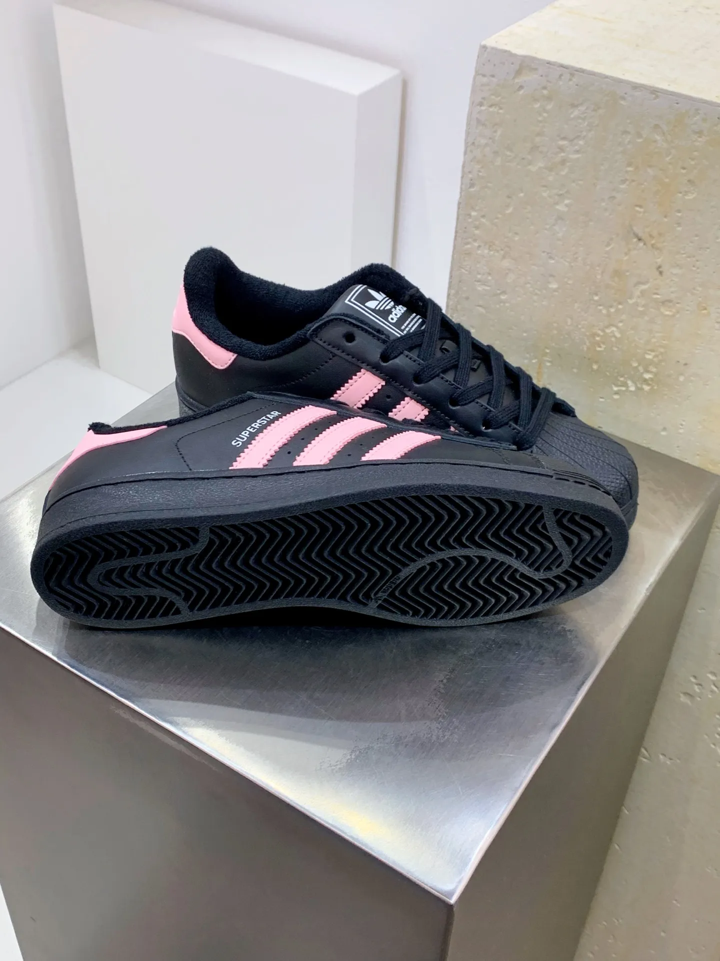 Adidas Originals Superstar Core Black Pink Rep Shoes – Replica Adidas Edition EasyCare 550