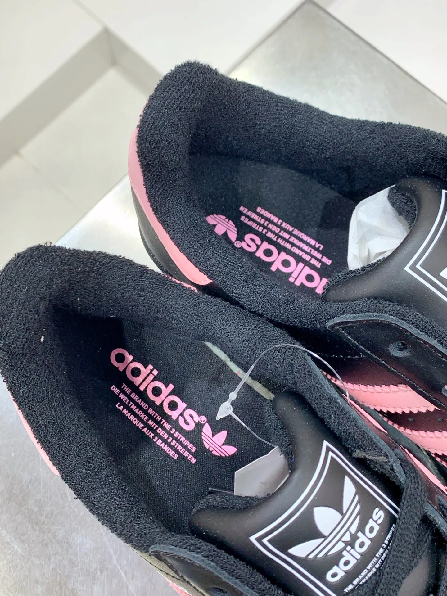 Adidas Originals Superstar Core Black Pink Rep Shoes – Replica Adidas Edition EasyCare 550