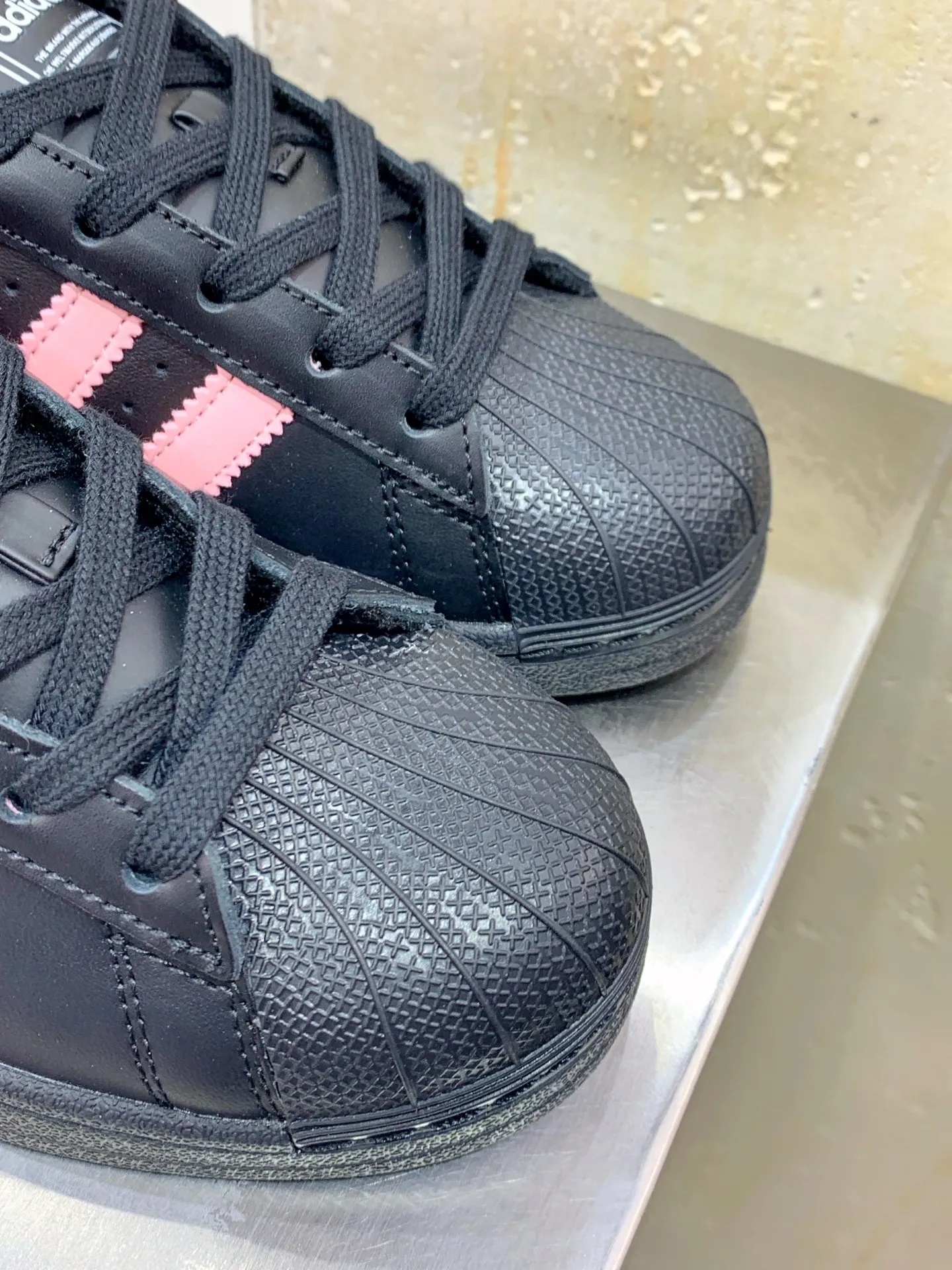 Adidas Originals Superstar Core Black Pink Rep Shoes – Replica Adidas Edition EasyCare 550