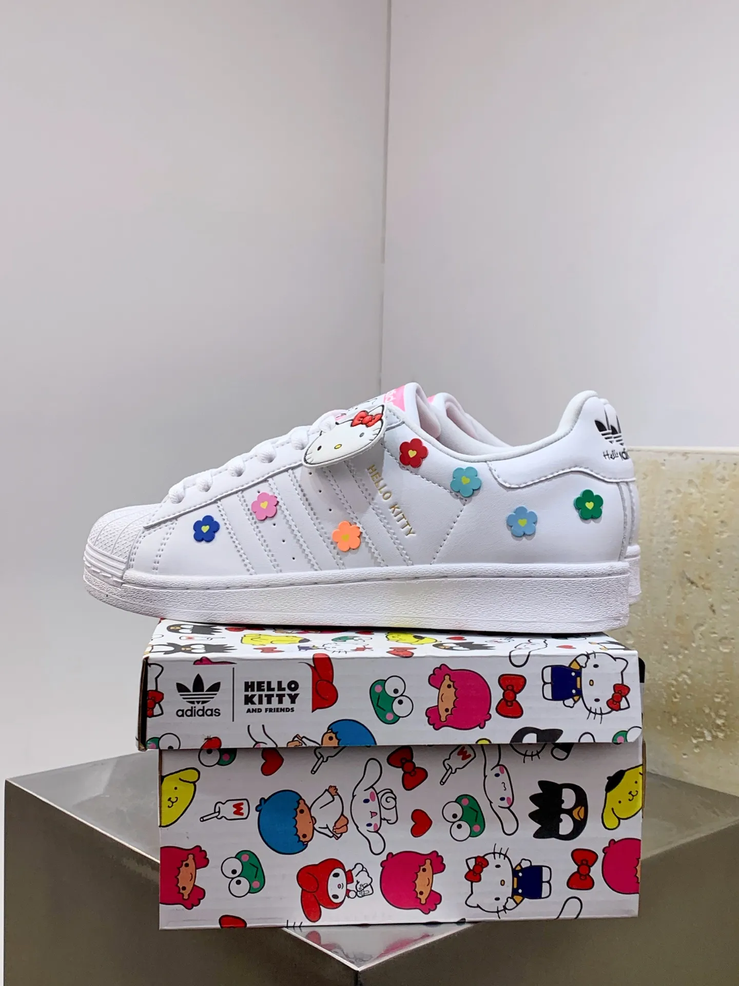 Adidas Originals Superstar Hello Kitty White Replica Shoes Elegant 530