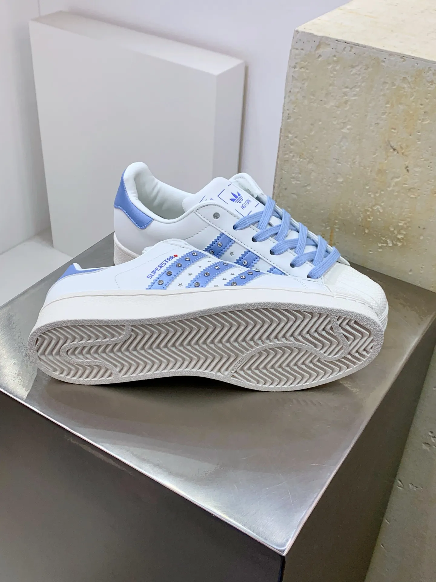 Bold Adidas Originals Superstar JR4505 White Blue – Replica Adidas Shoes 553