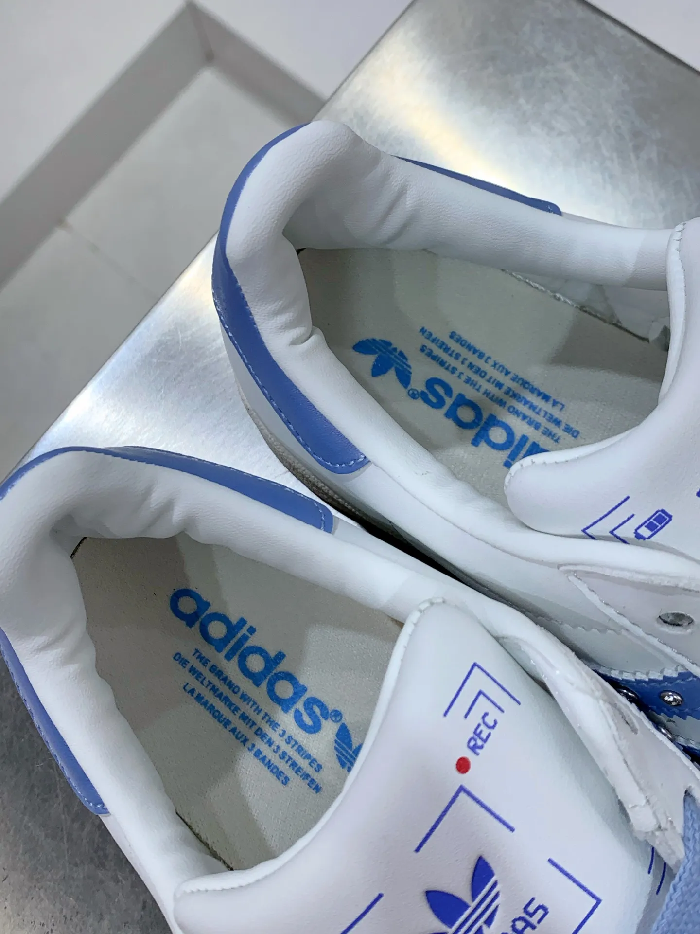 Bold Adidas Originals Superstar JR4505 White Blue – Replica Adidas Shoes 553