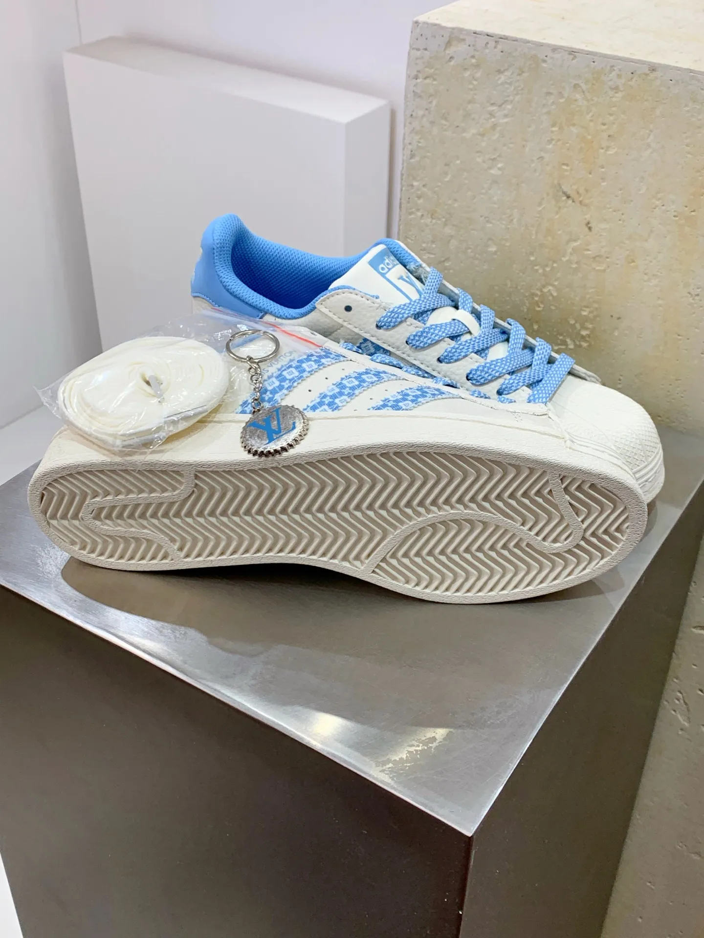 Adidas Originals Superstar Louis Vuitton White Blue Replica Shoes WrinkleFree 552
