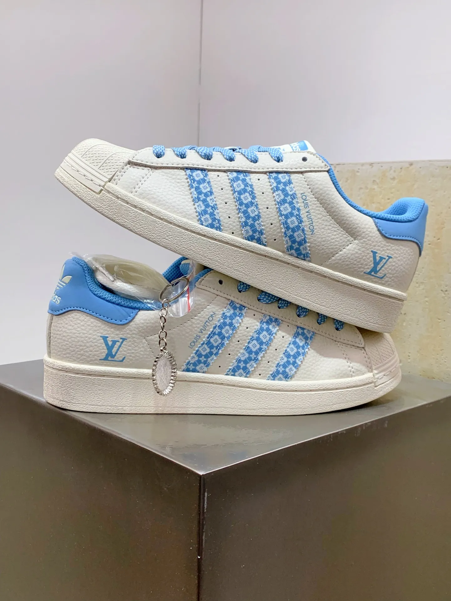 Adidas Originals Superstar Louis Vuitton White Blue Replica Shoes WrinkleFree 552