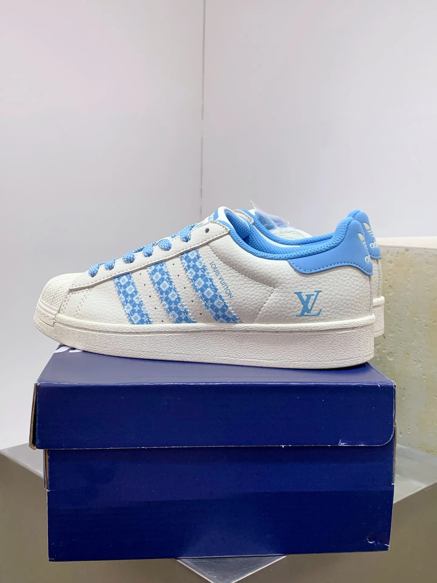 Adidas Originals Superstar Louis Vuitton White Blue Replica Shoes WrinkleFree 552
